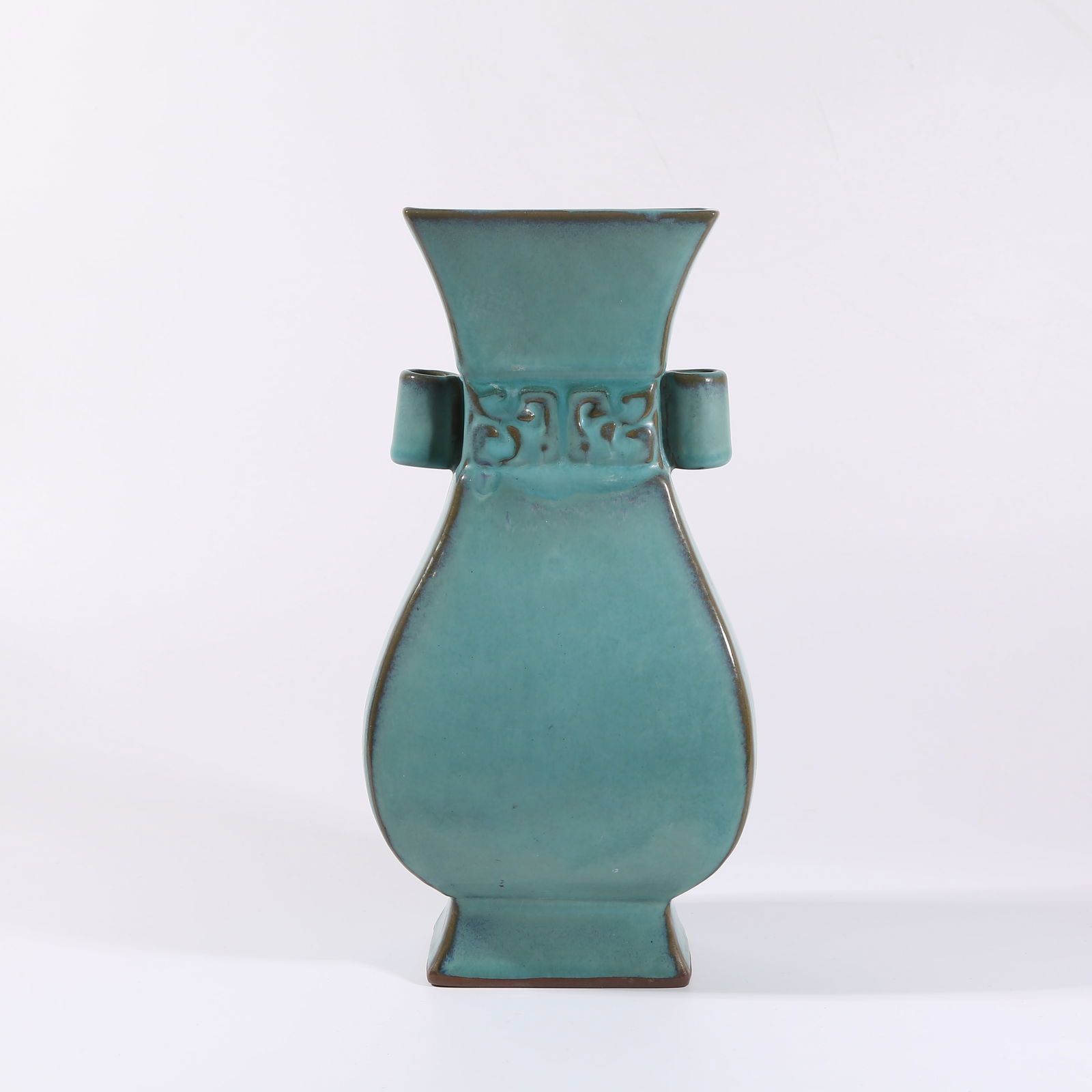 A RU WARE VASE WITH LUG HANDLES (1 of 9)