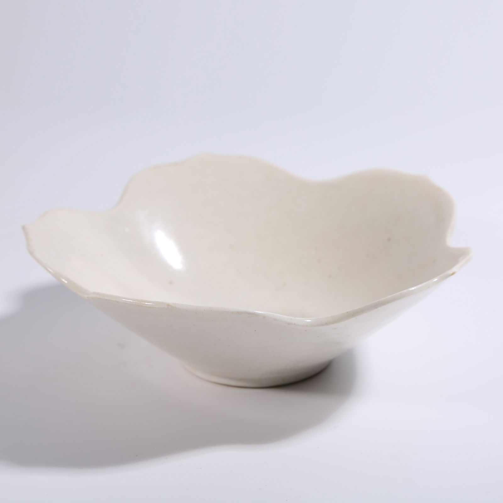 A DING WARE FLOWER-RIM WATER BOWL (1 of 9)