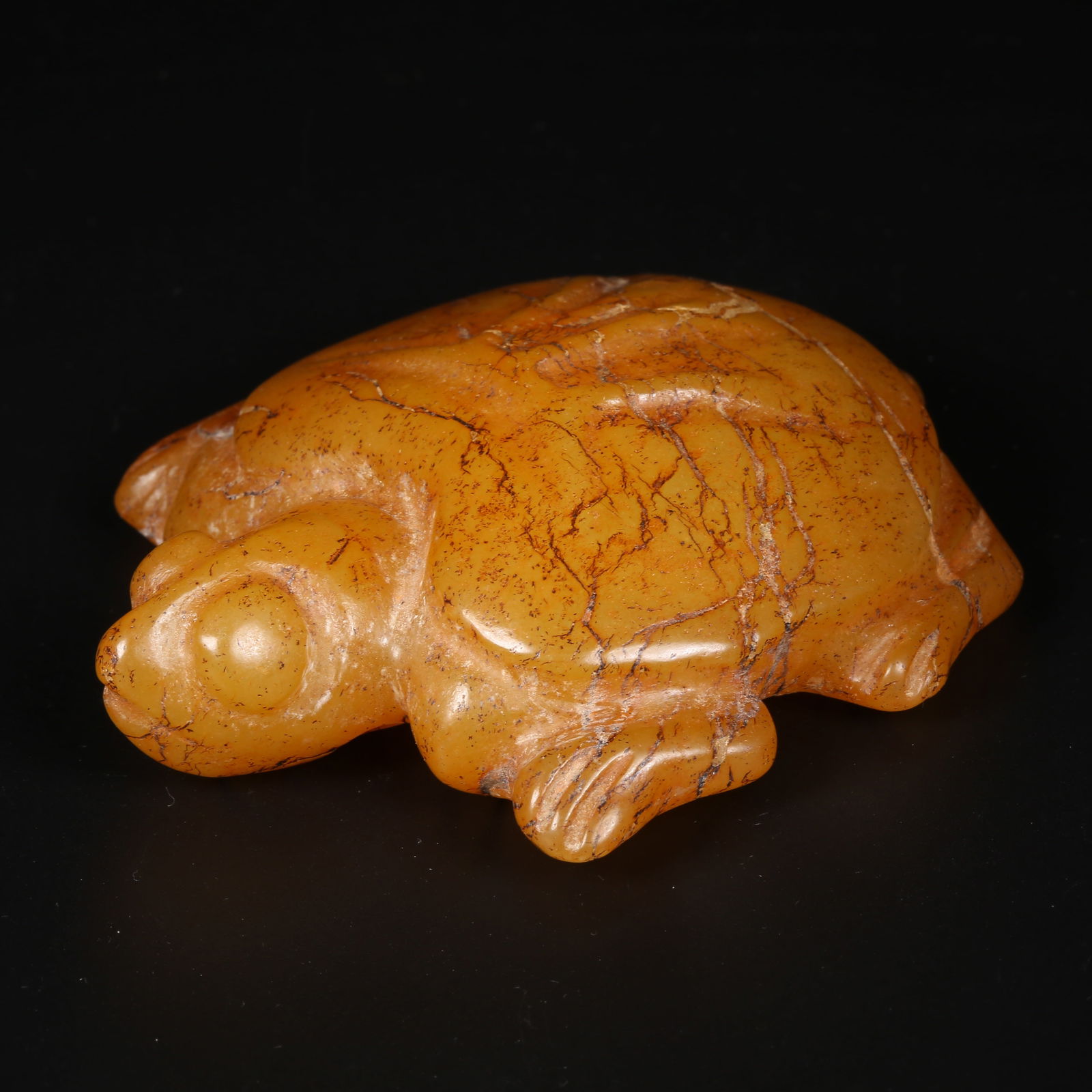 A ARCHAIC JADE TORTOISE ORNAMENT (1 of 8)