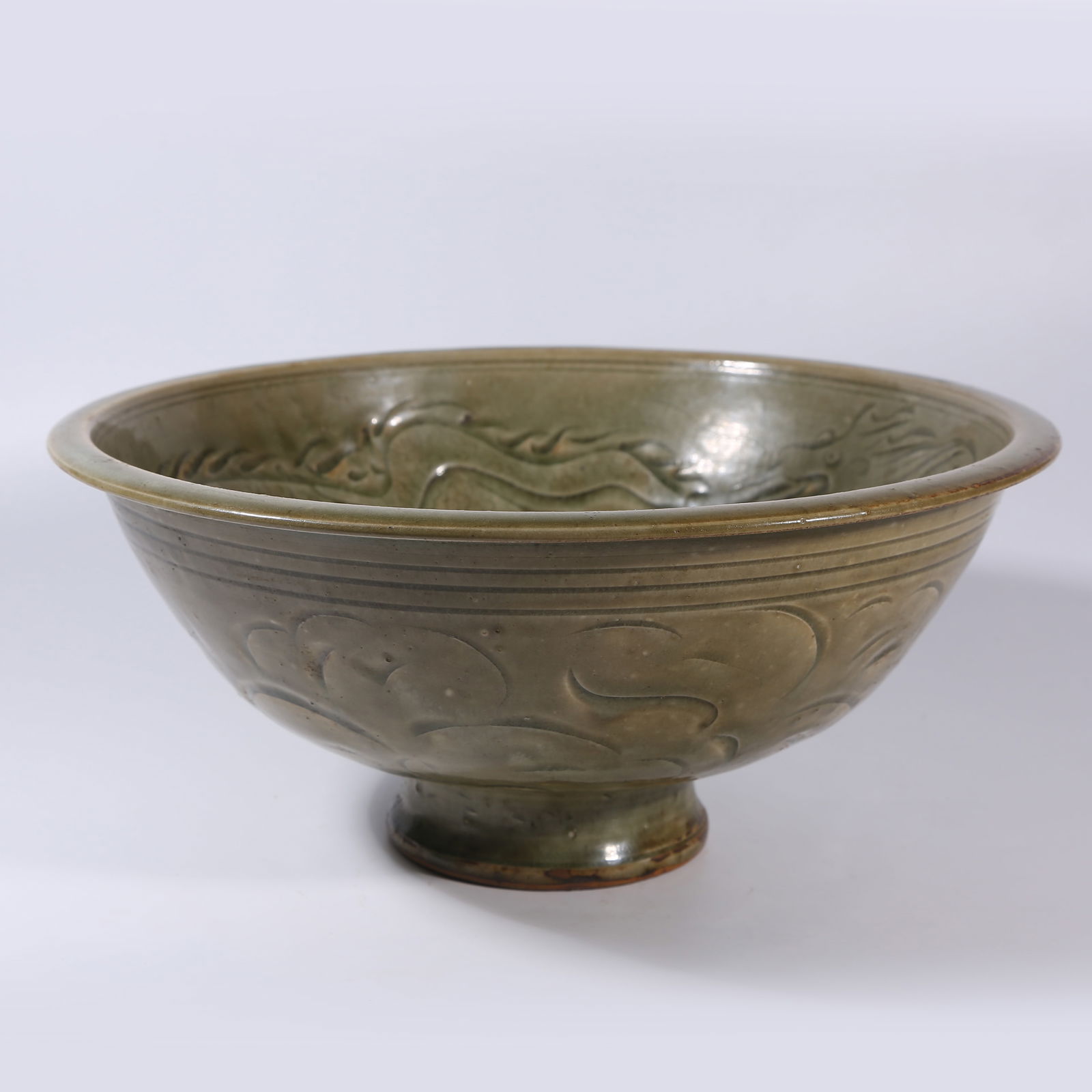 A YAOZHOU WARE LARGE BOWL WITH DRAGON MOTIF (1 of 8)