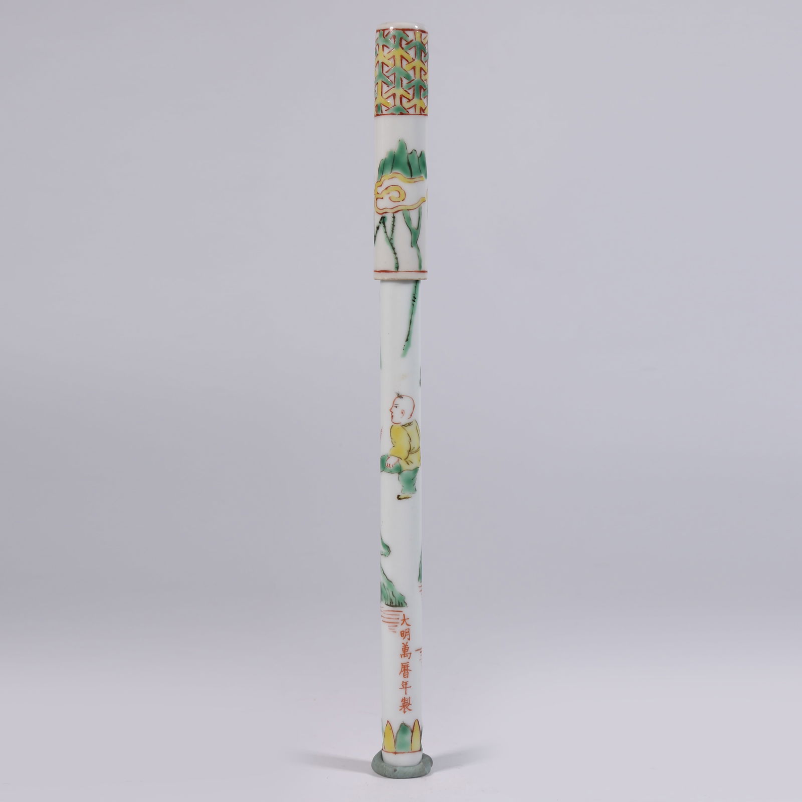 A WUCAI BRUSH HOLDER WITH CHILDREN AT PLAY PATTERN (1 of 9)
