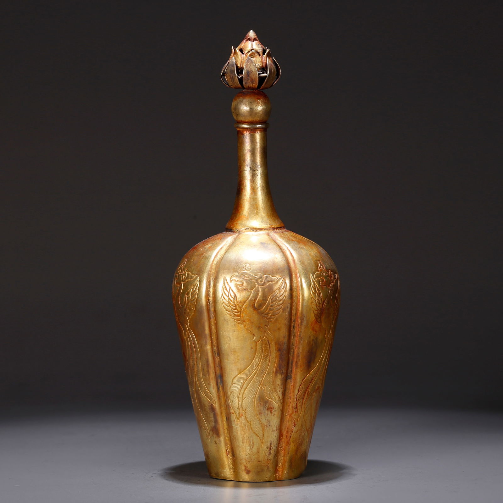 A GILT BRONZE MELON-SHAPED VASE WITH PHOENIX PATTERN (1 of 10)