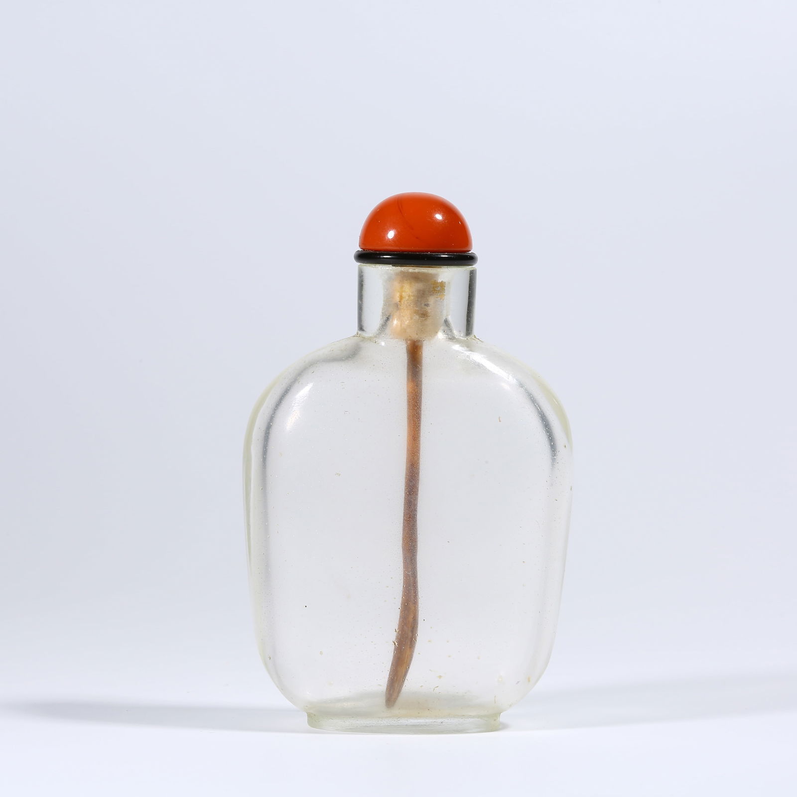 A GLASS SNUFF BOTTLE (1 of 9)