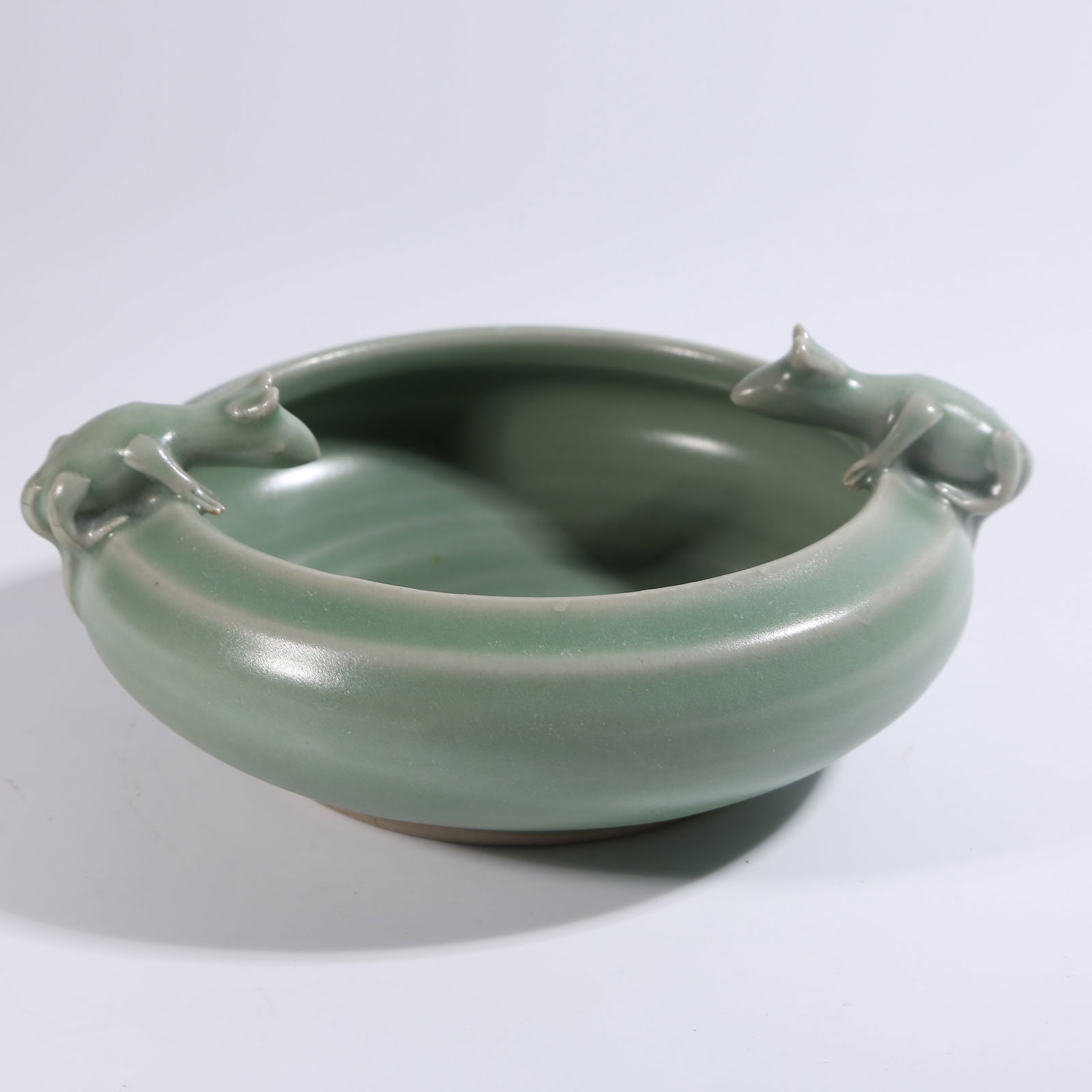 A LONGQUAN KILN DOUBLE-MOUSE WATER BOWL (1 of 9)