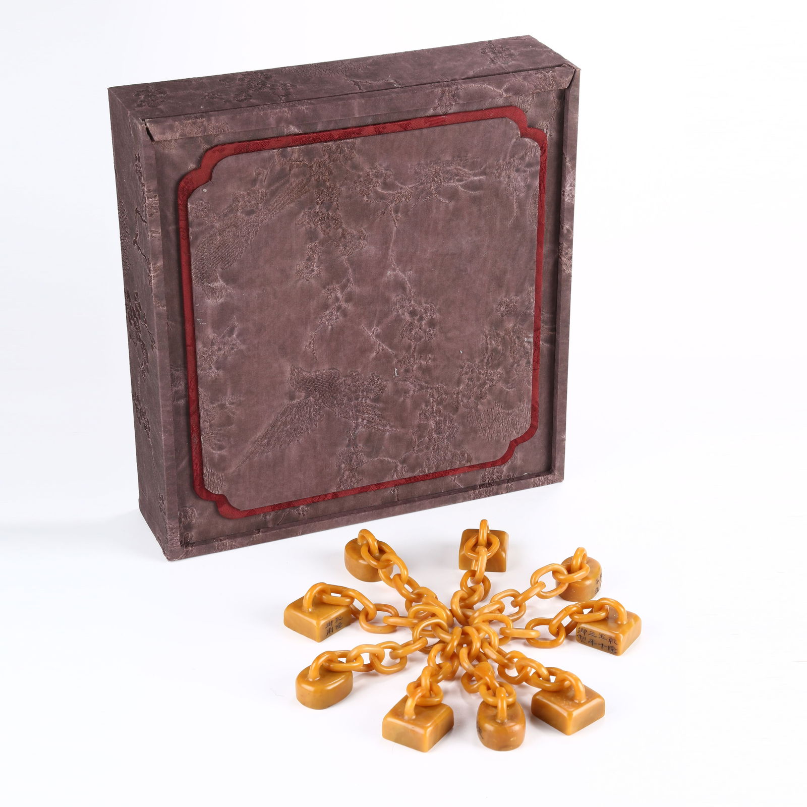 A SHOUSHAN TIANHUANG STONE SEVEN-LINKED SEALS: Shoushan Tianhuang Stone Seven-linked Seals