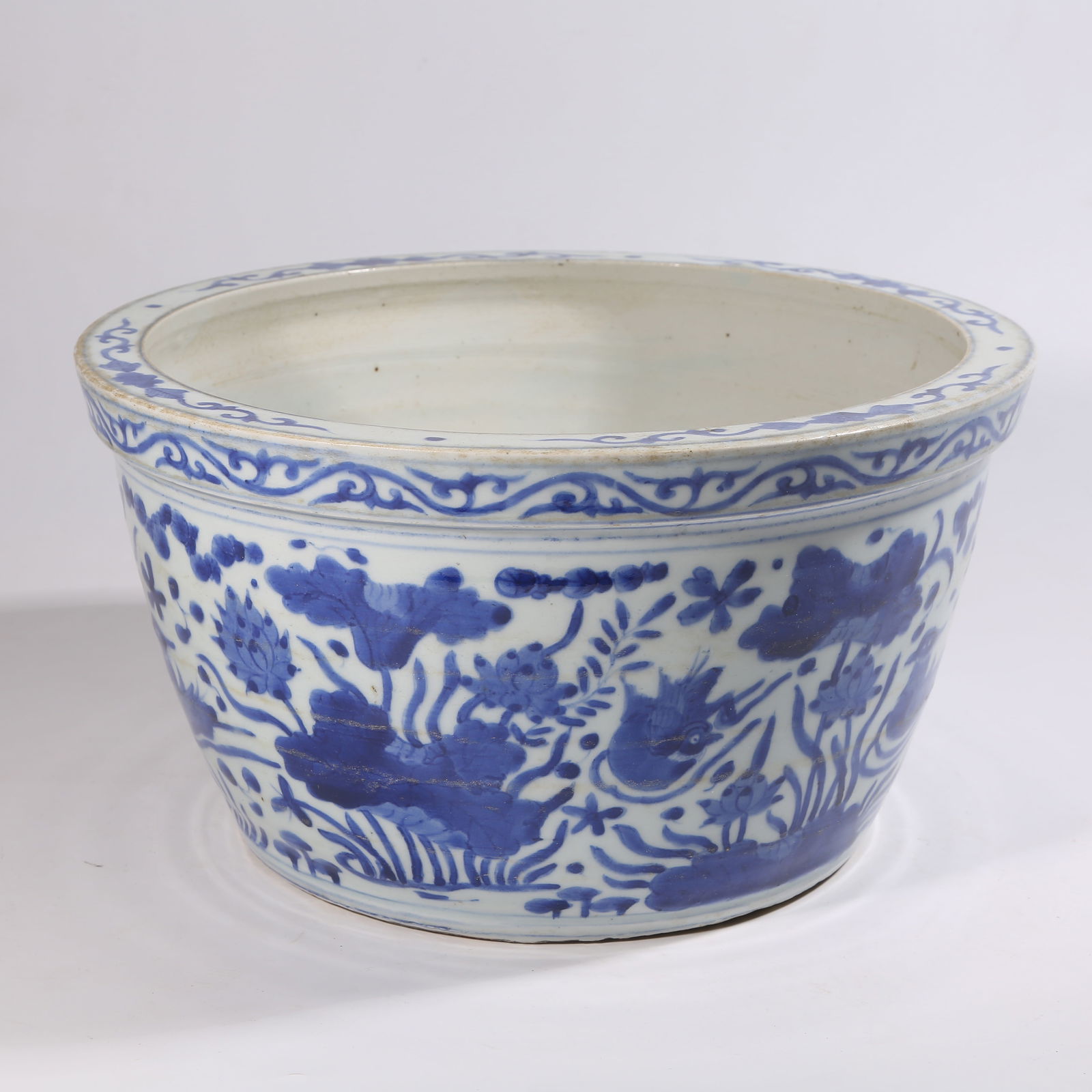 A BLUE-AND-WHITE JAR WITH LOTUS POND AND MANDARIN DUCK MOTIF (1 of 9)