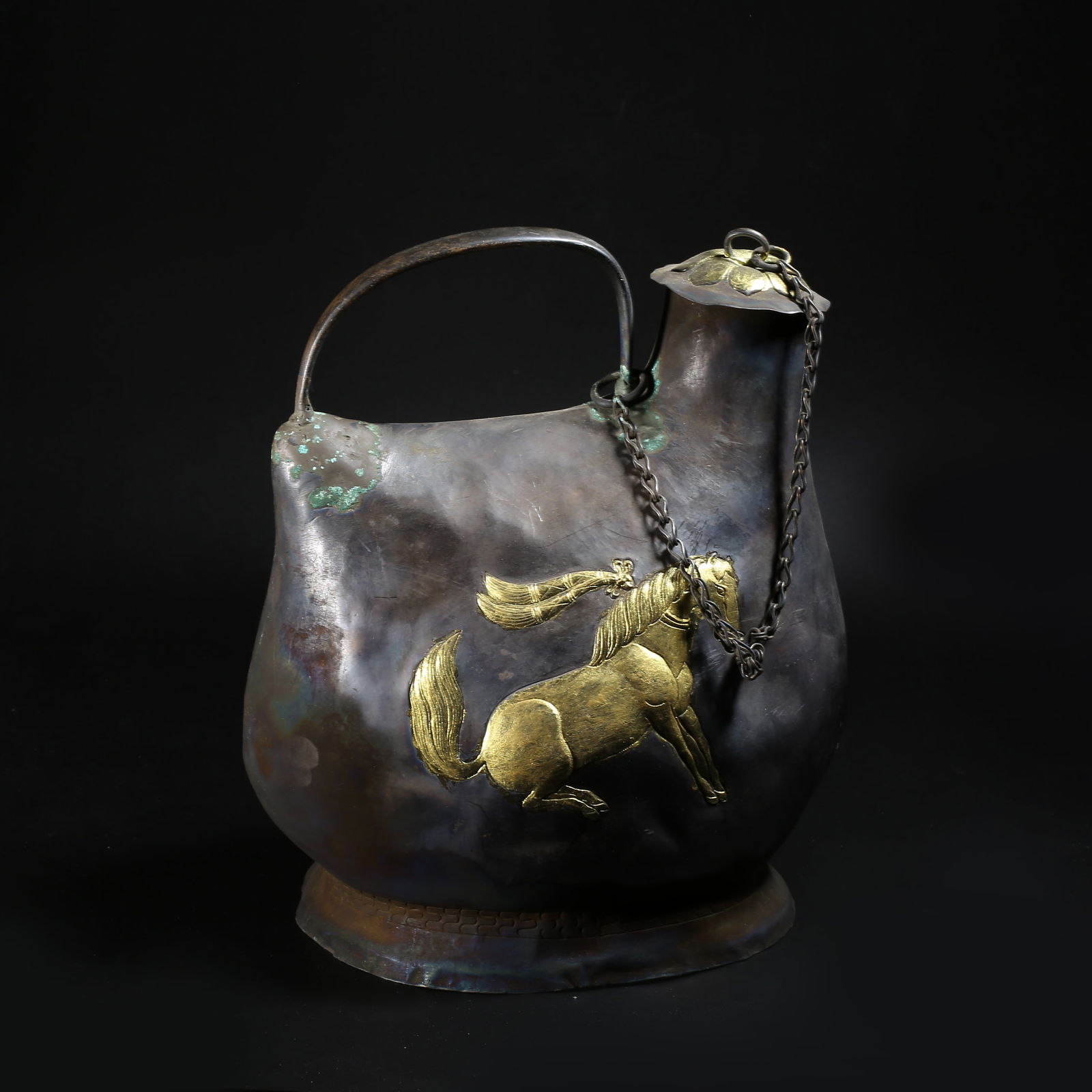 A GILT-SILVER HORSE-AND-PEGASUS PATTERN SKIN FLASK (1 of 11)
