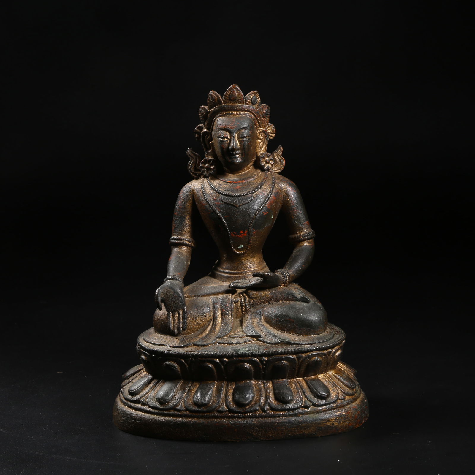 A GILT-BRONZE STATUE OF AMITAYUS (BUDDHA OF INFINITE LIFE) (1 of 8)