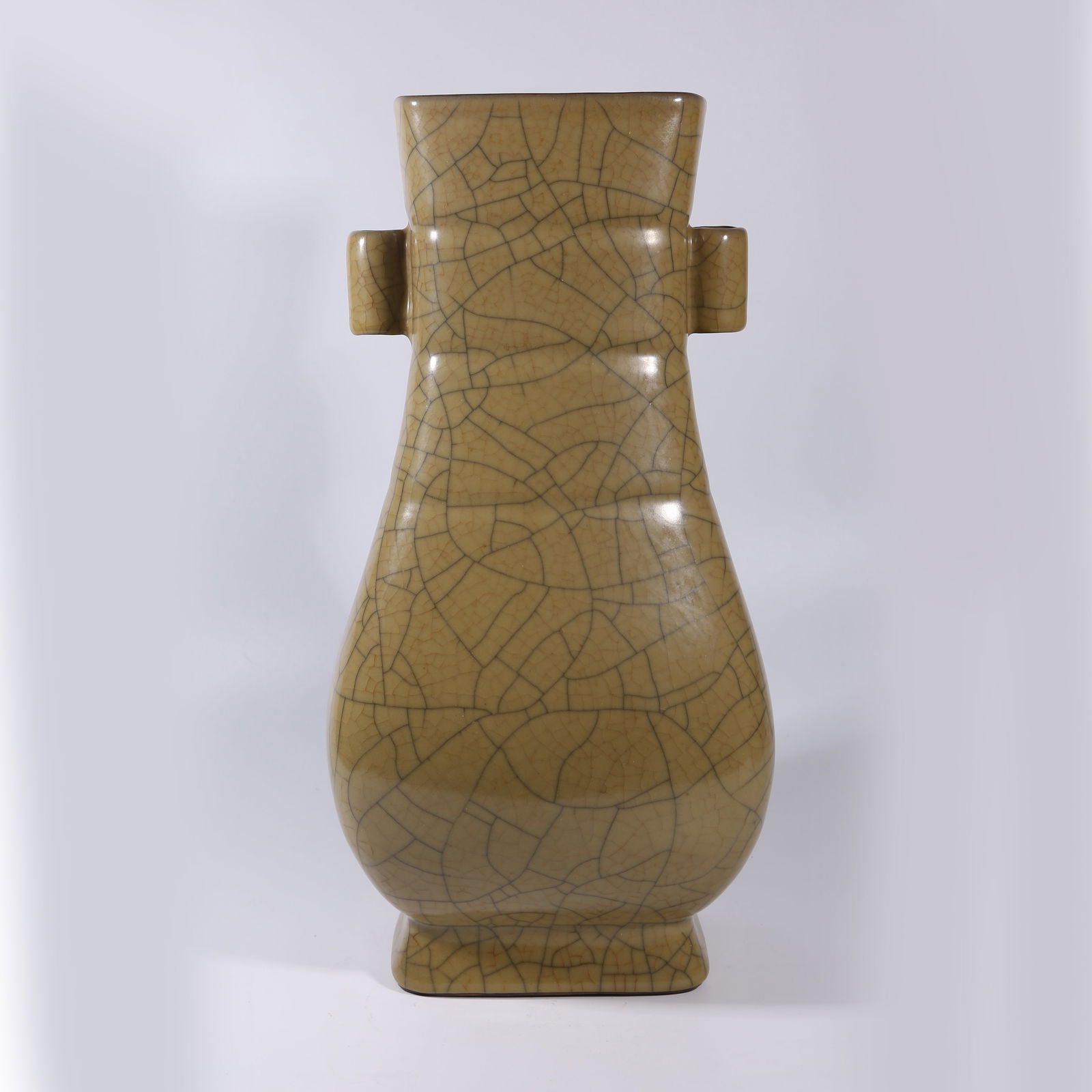 A GE WARE VASE WITH PIERCED LUG HANDLES (1 of 8)