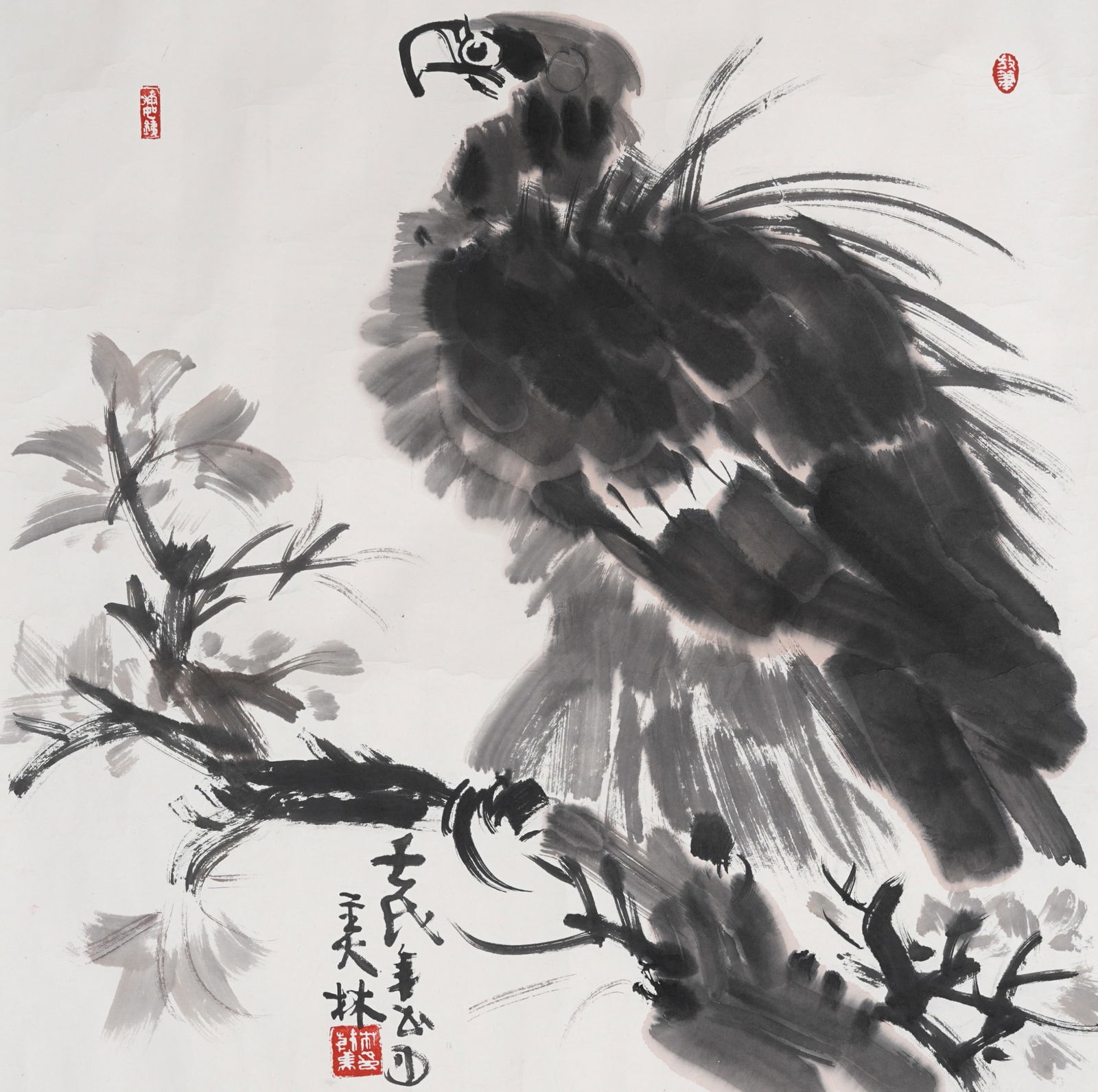 A EAGLE PAINTING ON PAPER BY HAN MEILIN, FRAMED AS A HANGING SCROLL.韓美林 (1 of 7)