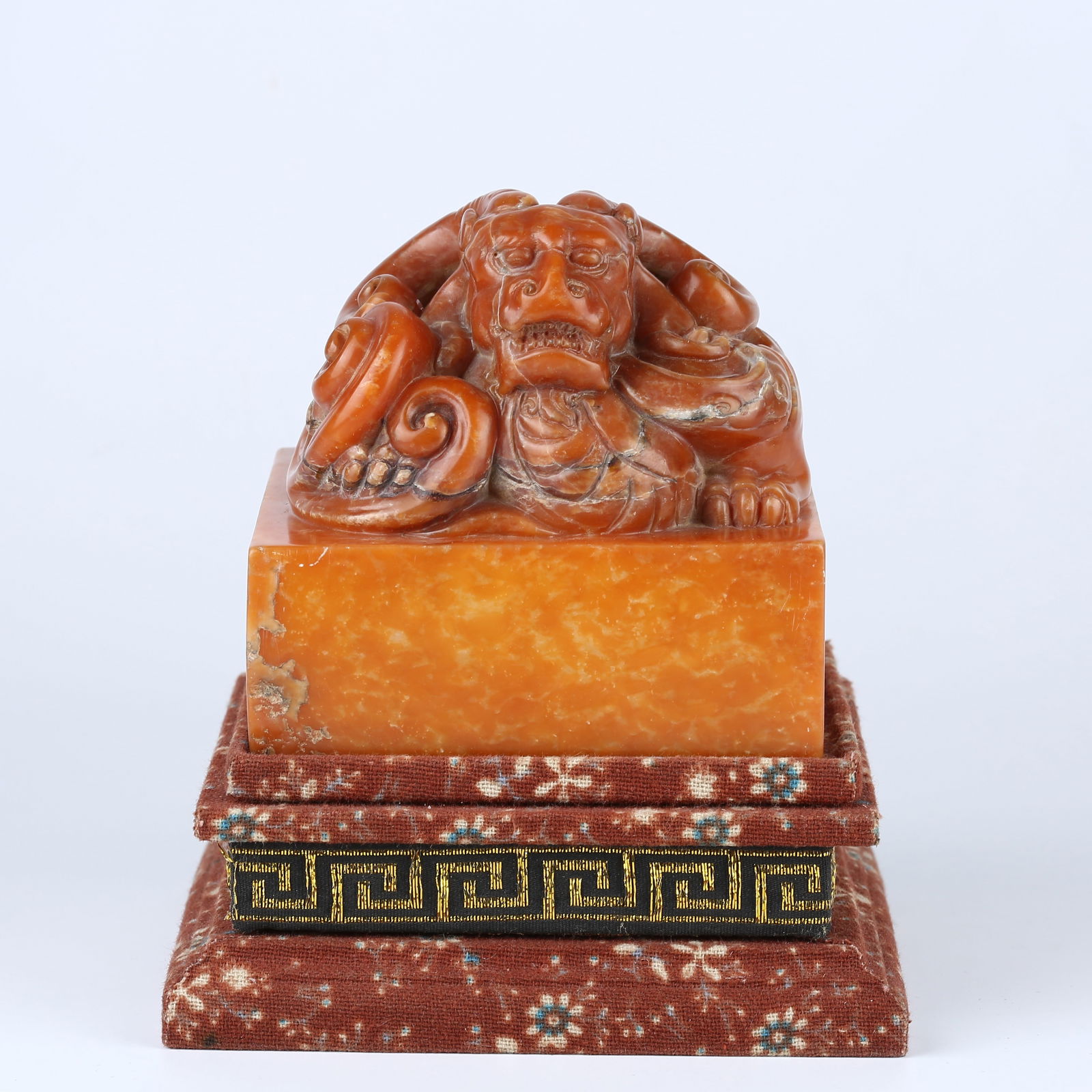 A SHOUSHAN STONE CARVED AUSPICIOUS BEAST KNOB SEAL: Shoushan Stone Carved Auspicious Beast Knob Seal