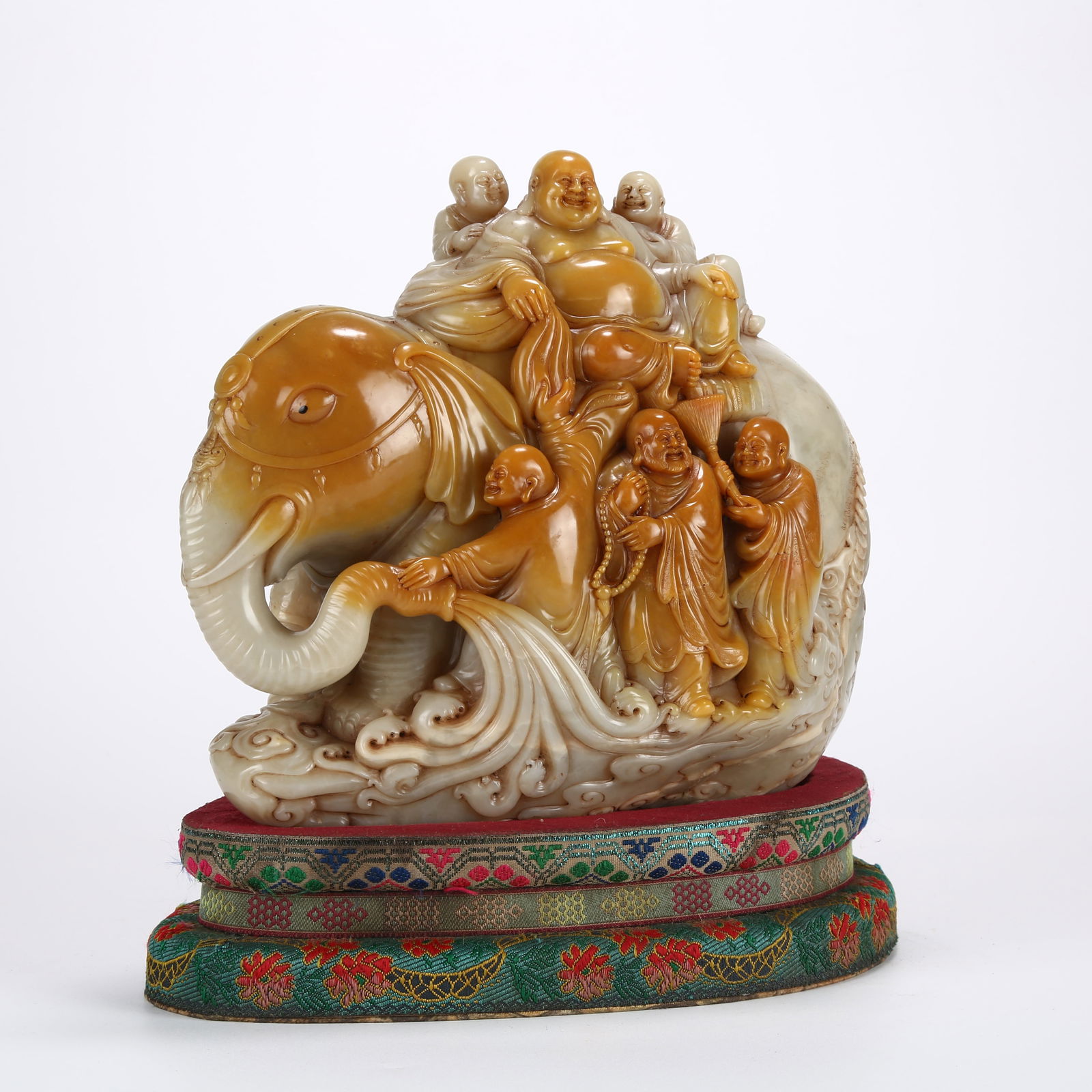 A SHOUSHAN STONE ARHAT WASHING AN ELEPHANT ORNAMENT (1 of 9)