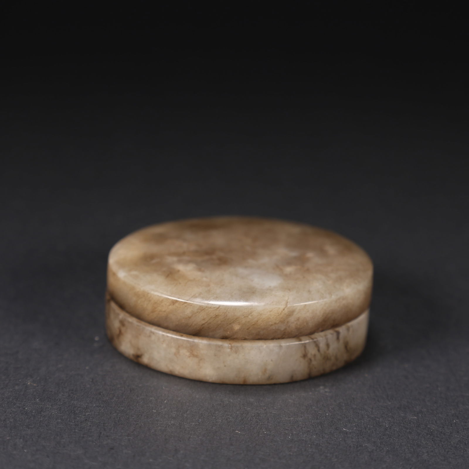 A PLAIN HETIAN JADE ROUND BOX (1 of 6)