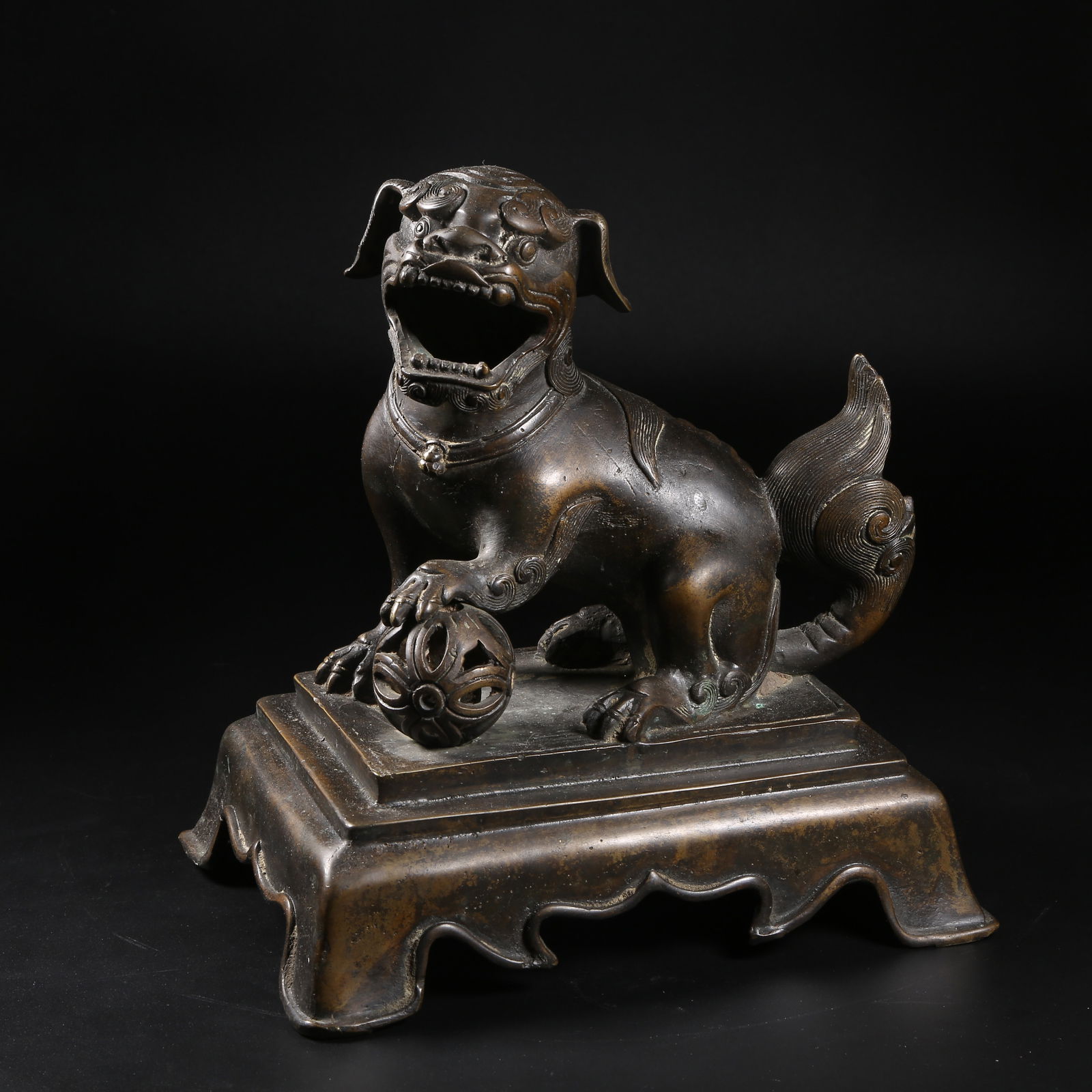 A BRONZE LION WITH ROLLING BALL INCENSE BURNER (1 of 8)
