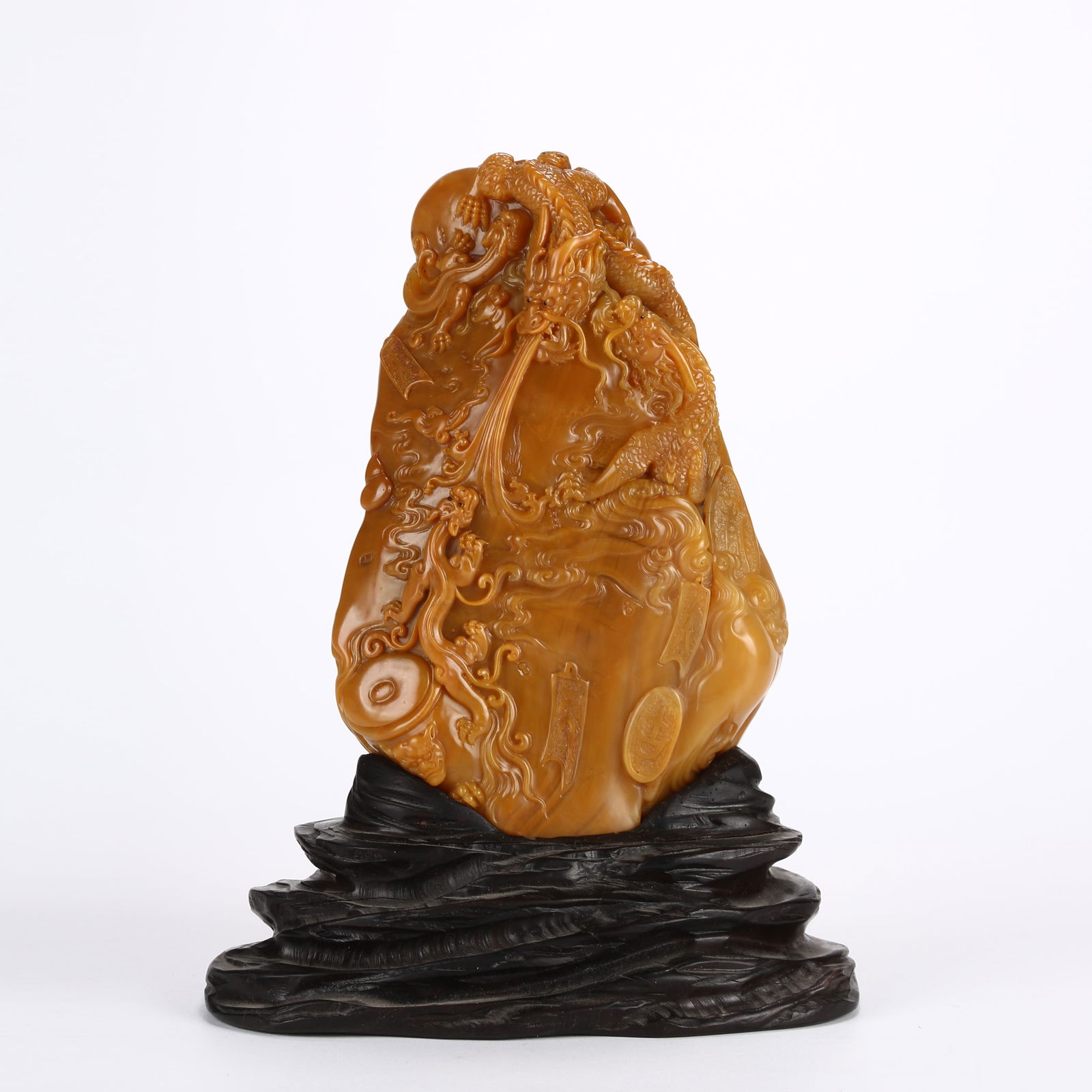 A SHOUSHAN TIANHUANG STONE SEAL WITH DRAGON PATTERN (1 of 9)