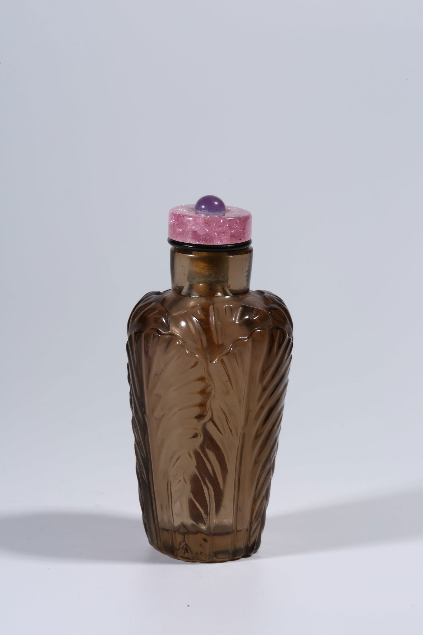 A CRYSTAL SNUFF BOTTLE WITH CABBAGE PATTERN - 5