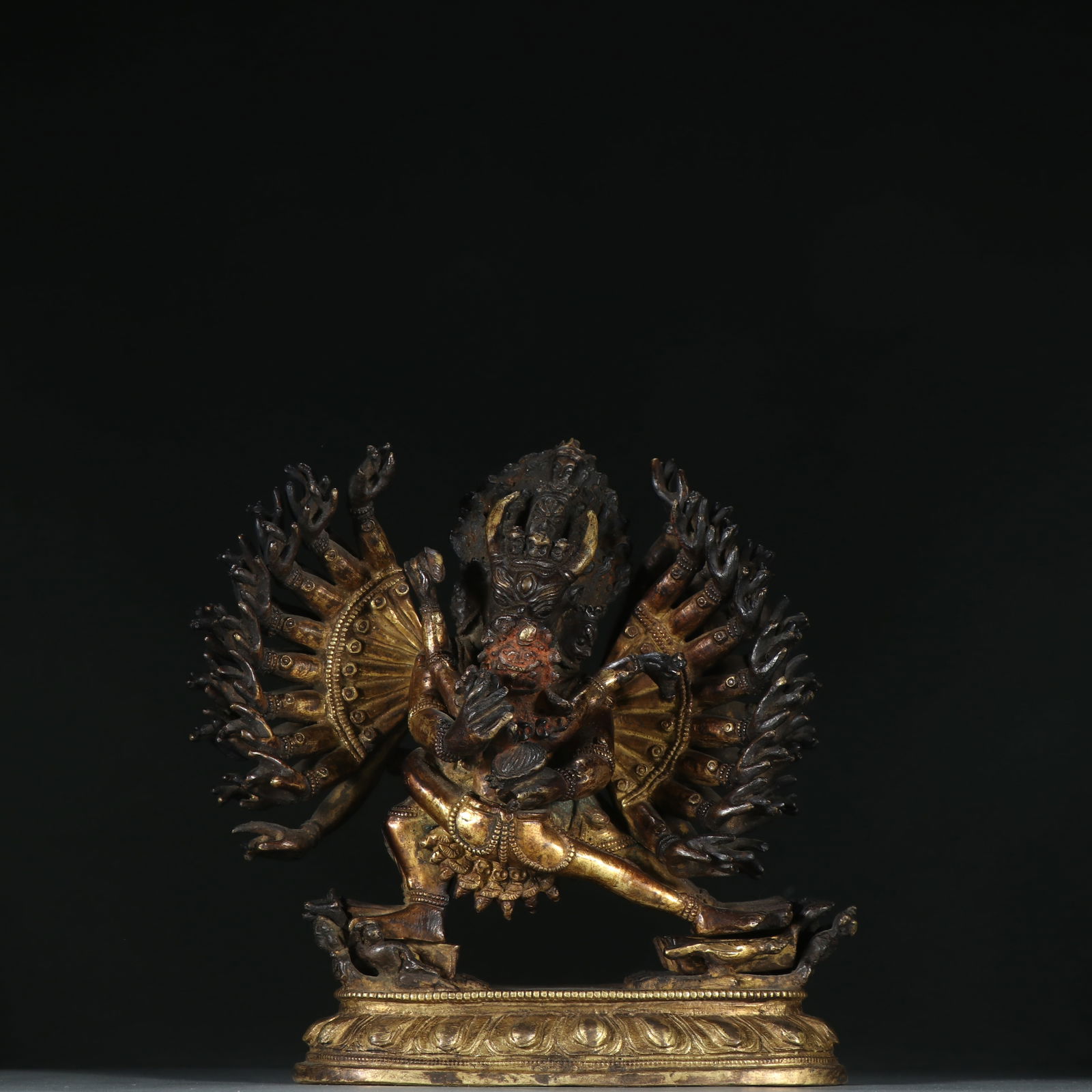 A GILDED BRONZE STATUE OF MAH?V?RA VAJRA: Gilded Bronze Statue of Mah?v?ra Vajra