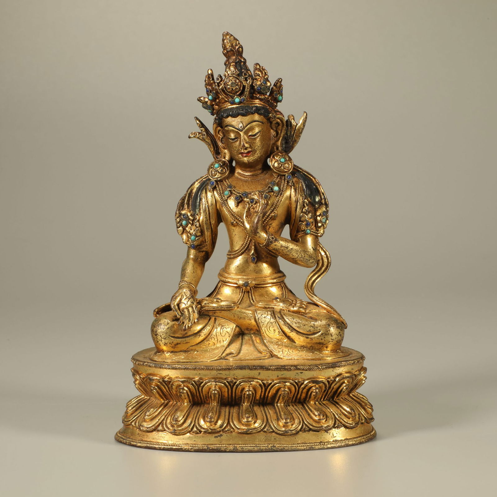 A GILT BRONZE TARA STATUE: Gilt bronze Tara statue