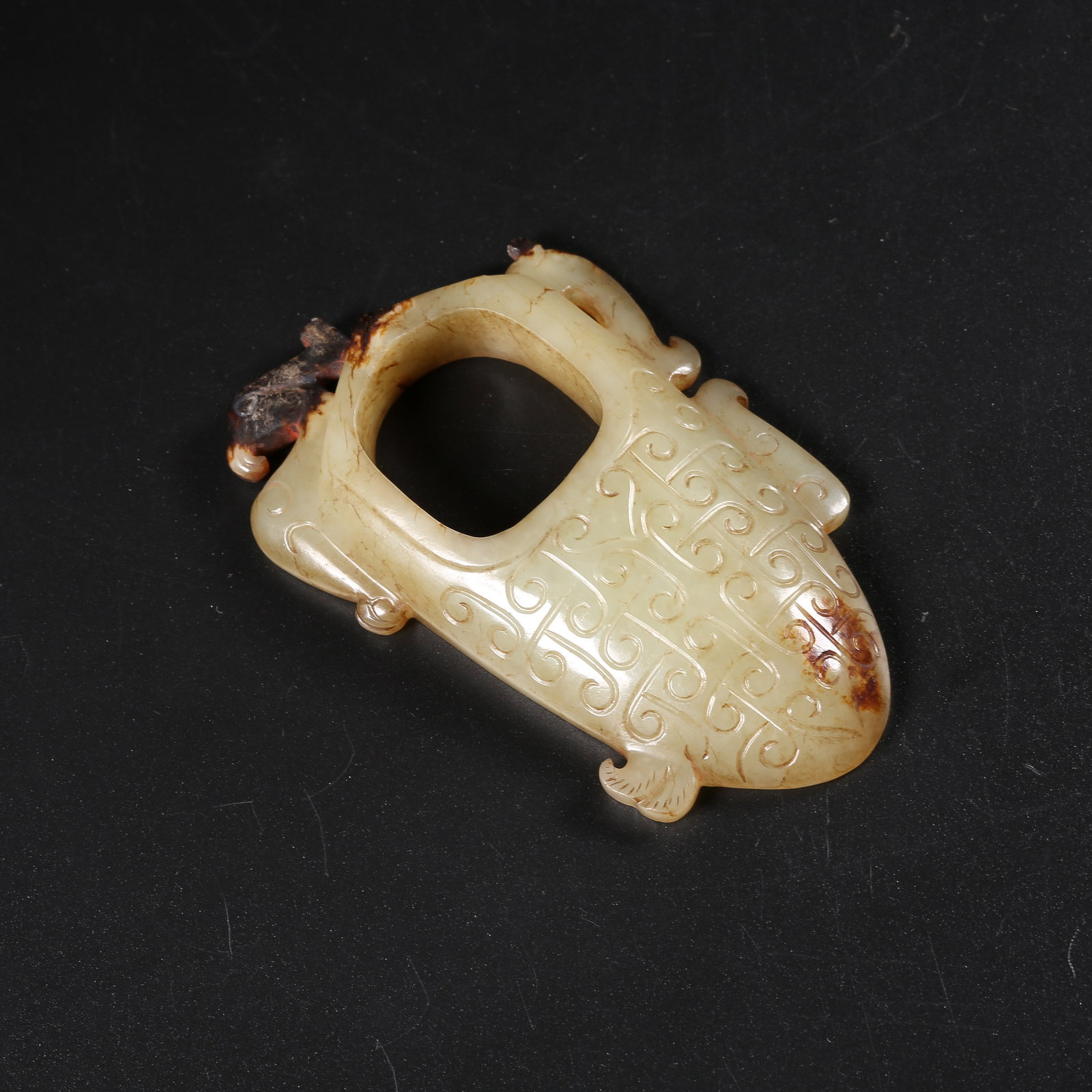 A ANTIQUE JADE PHOENIX-PATTERNED ARCHERY THUMB RING (1 of 8)