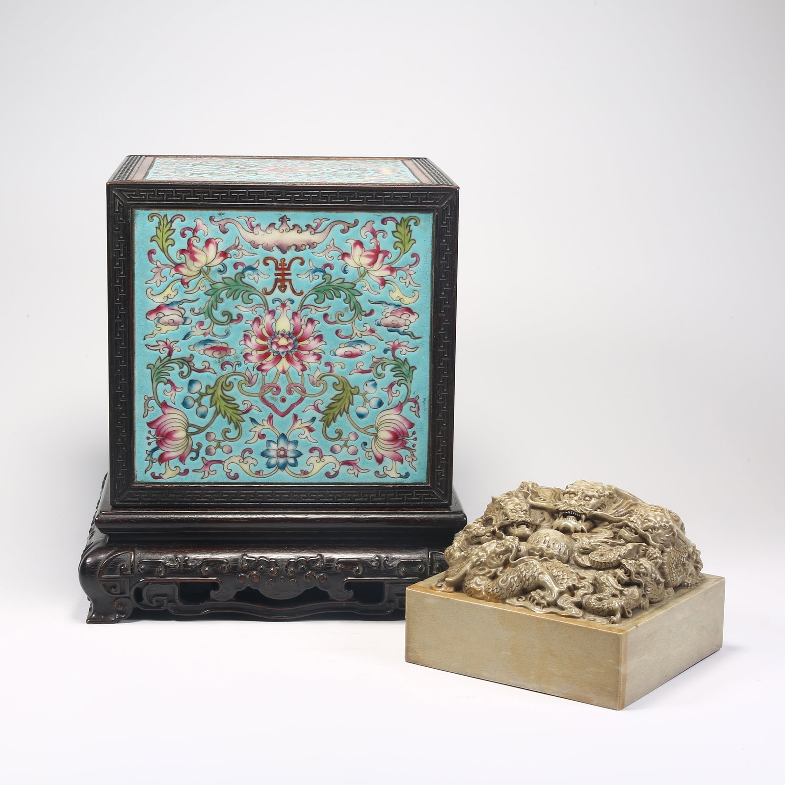 A SHOUSHAN STONE LARGE SEAL WITH DRAGON PATTERN AND ZITAN BOX: Shoushan stone large seal with dragon pattern and zitan box