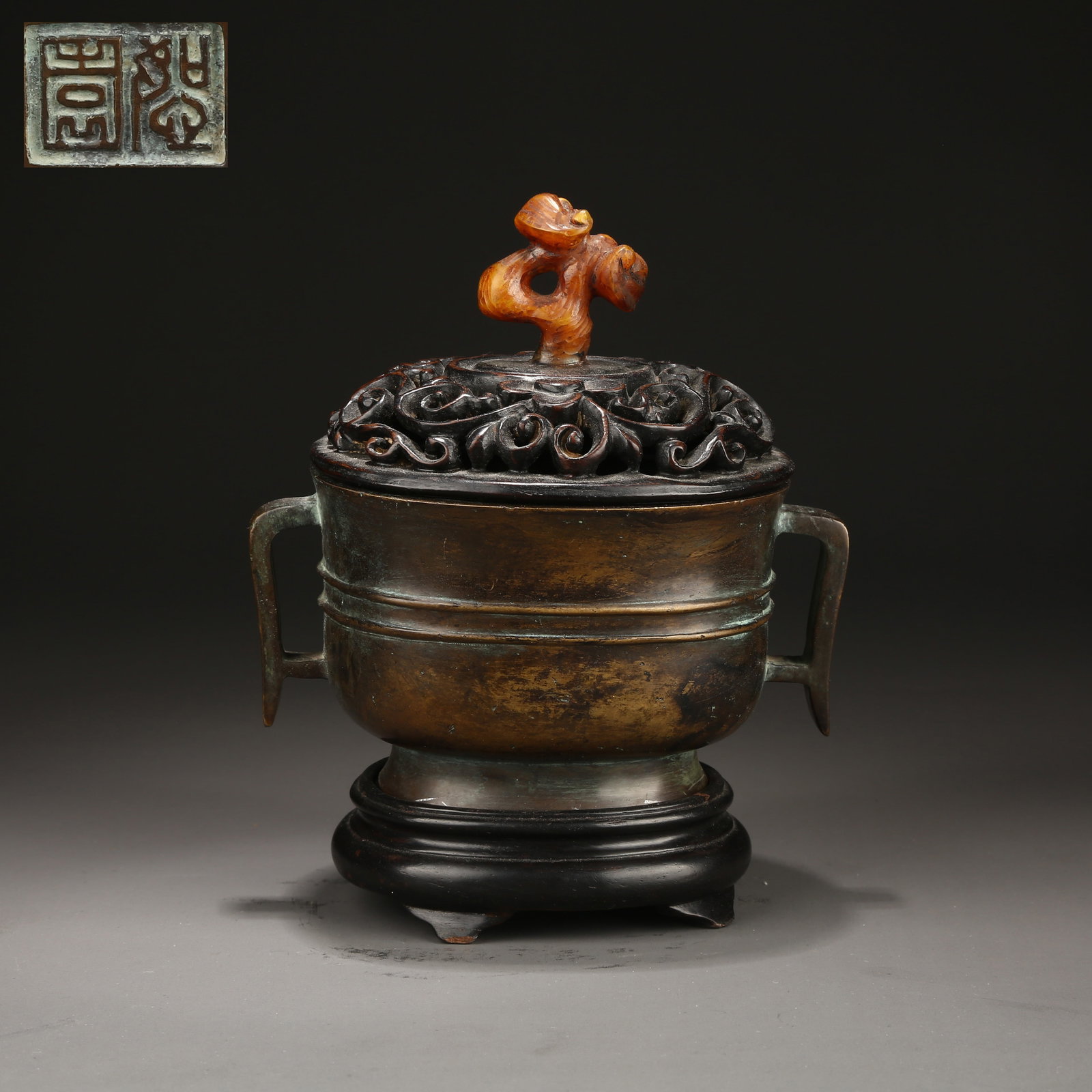 A BRONZE CENSER WITH DOUBLE HANDLES (1 of 10)