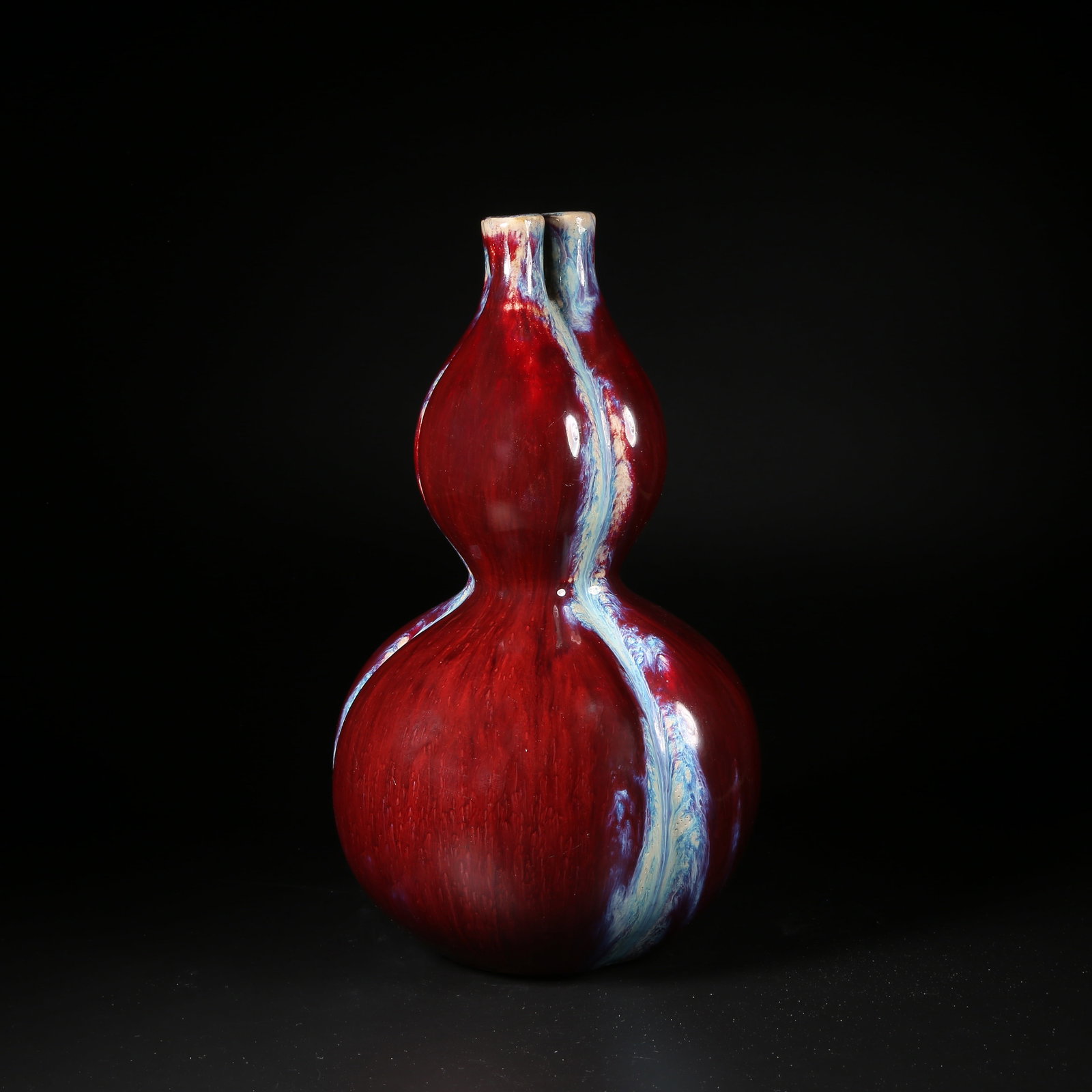 A KILN-VARIATION GLAZED THREE-HOLED GOURD VASE (1 of 9)