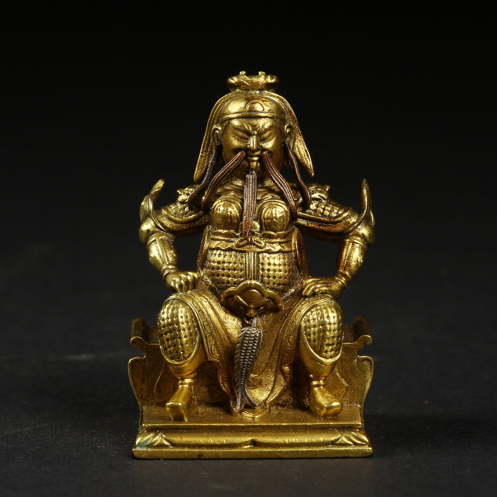 A GILT-BRONZE GUAN YU FIGURE: Gilt-Bronze Guan Yu Figure