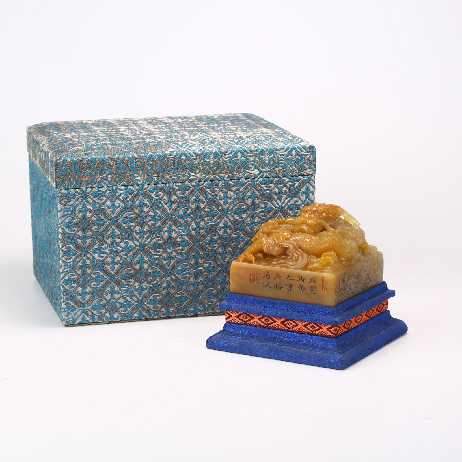 A SHOUSHAN TIANHUANG STONE SEAL WITH DRAGON KNOB: Shoushan Tianhuang Stone Seal with Dragon Knob