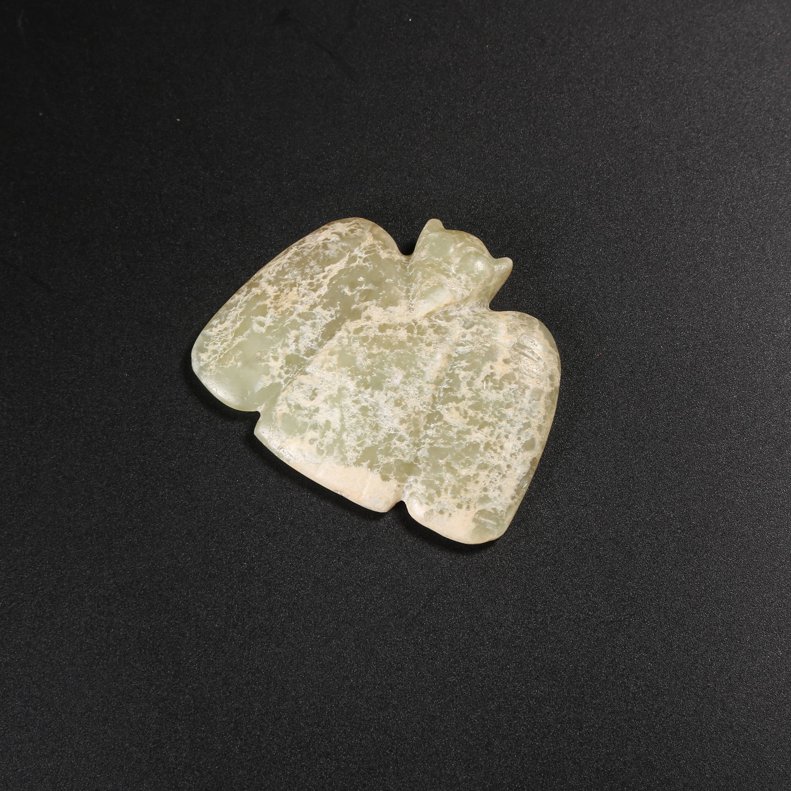 A ANCIENT JADE OWL (1 of 7)