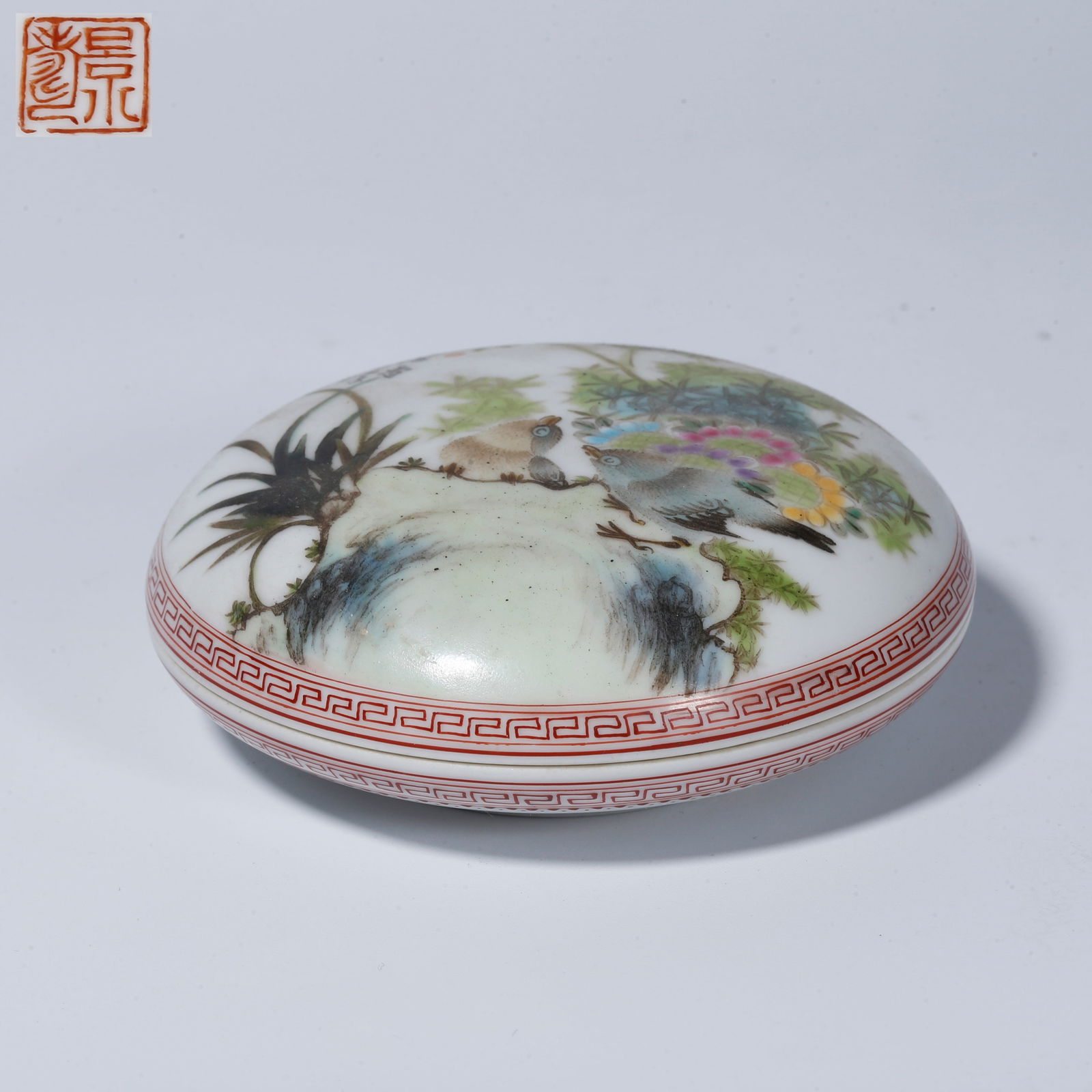 A FAMILLE ROSE COVERED BOX WITH FLOWER-AND-BIRD DESIGN: Famille Rose Covered Box with Flower-and-Bird Design
