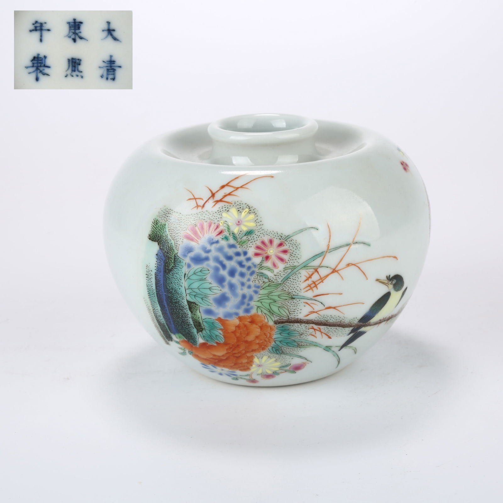 A FALANGCAI APPLE-SHAPED VASE WITH FLOWER AND BIRD MOTIF (1 of 9)