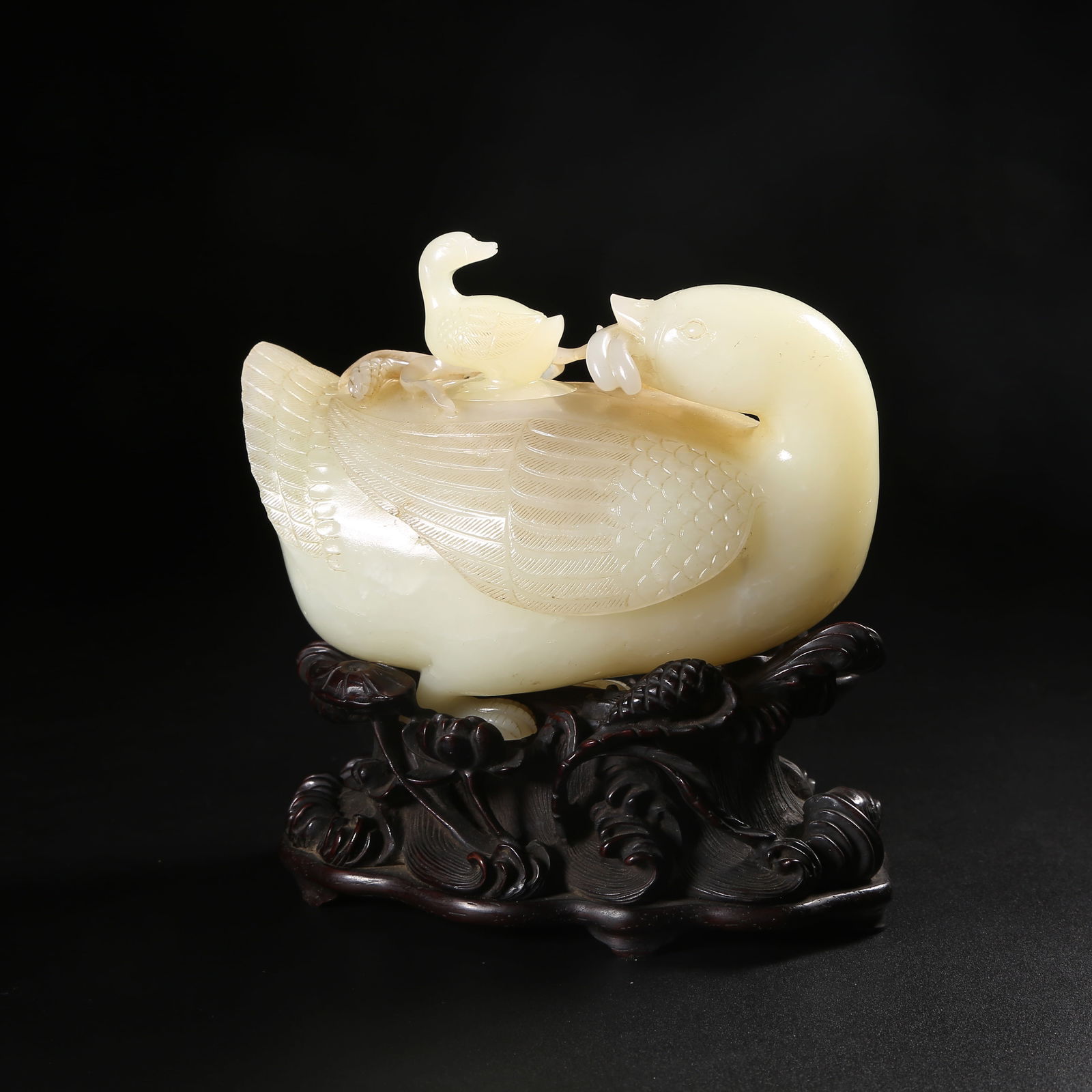 A HETIAN JADE COVERED CENSER WITH GOOSE CARRYING LINGZHI (1 of 8)