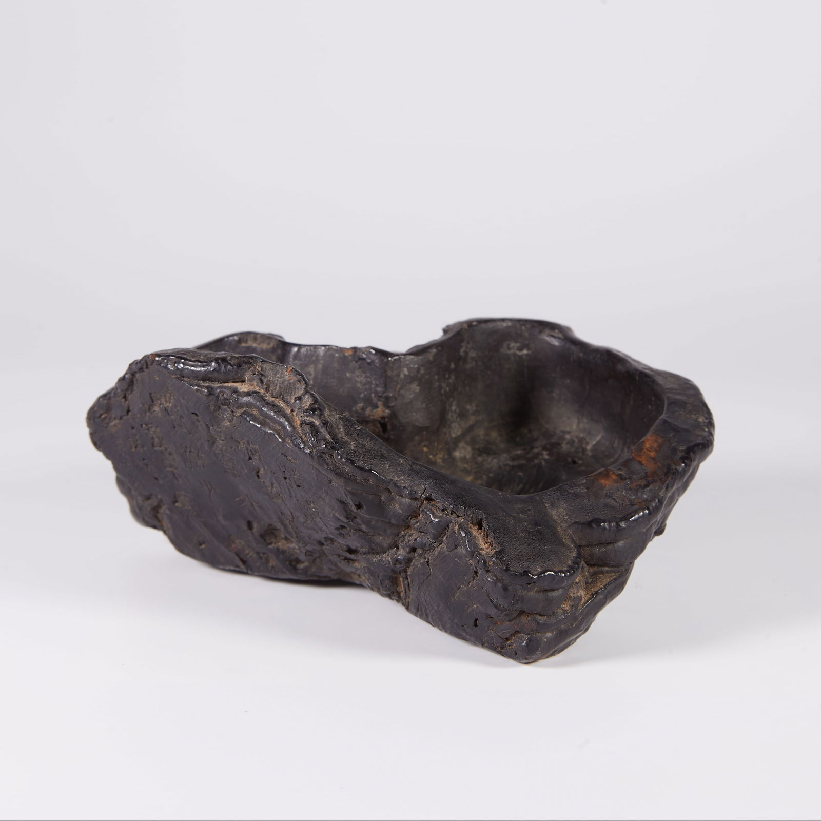 A LINGZHI-SHAPED WASH BASIN (1 of 7)