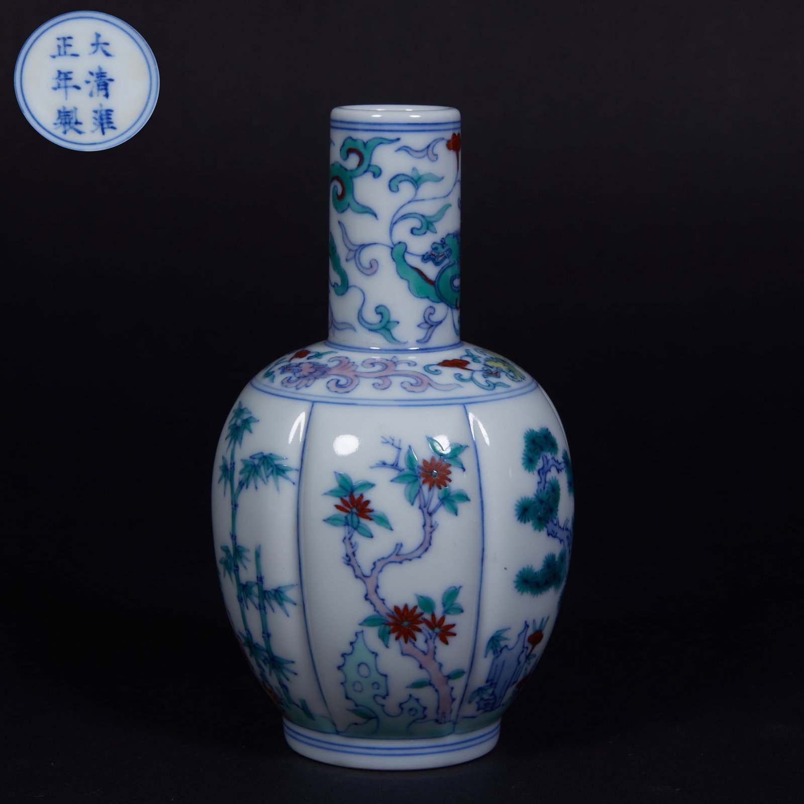 A DOUCAI LOBED MINIATURE VASE WITH "SIX GENTLEMEN" MOTIF (1 of 7)