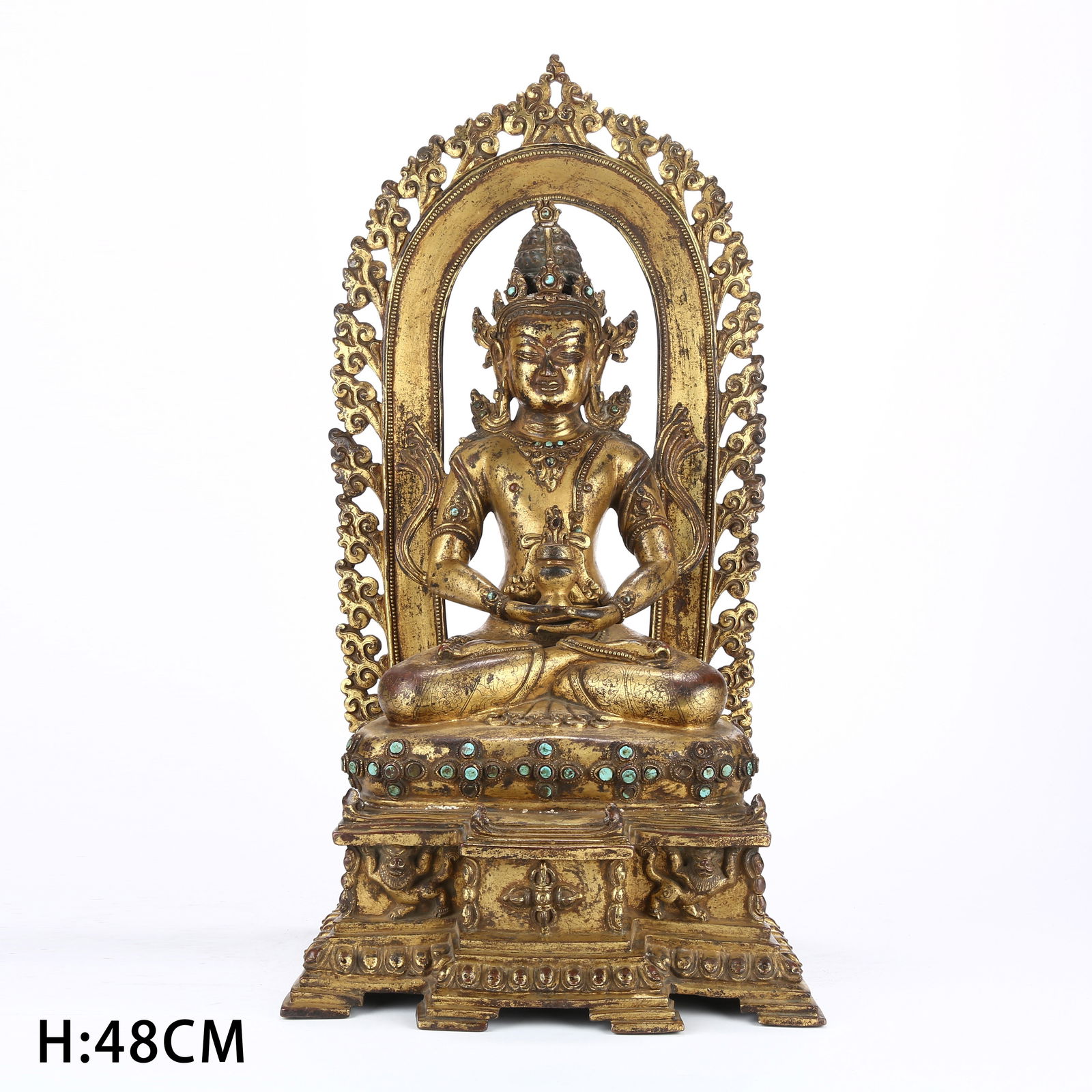 A GILT BRONZE STATUE OF AMITAYUS (1 of 10)