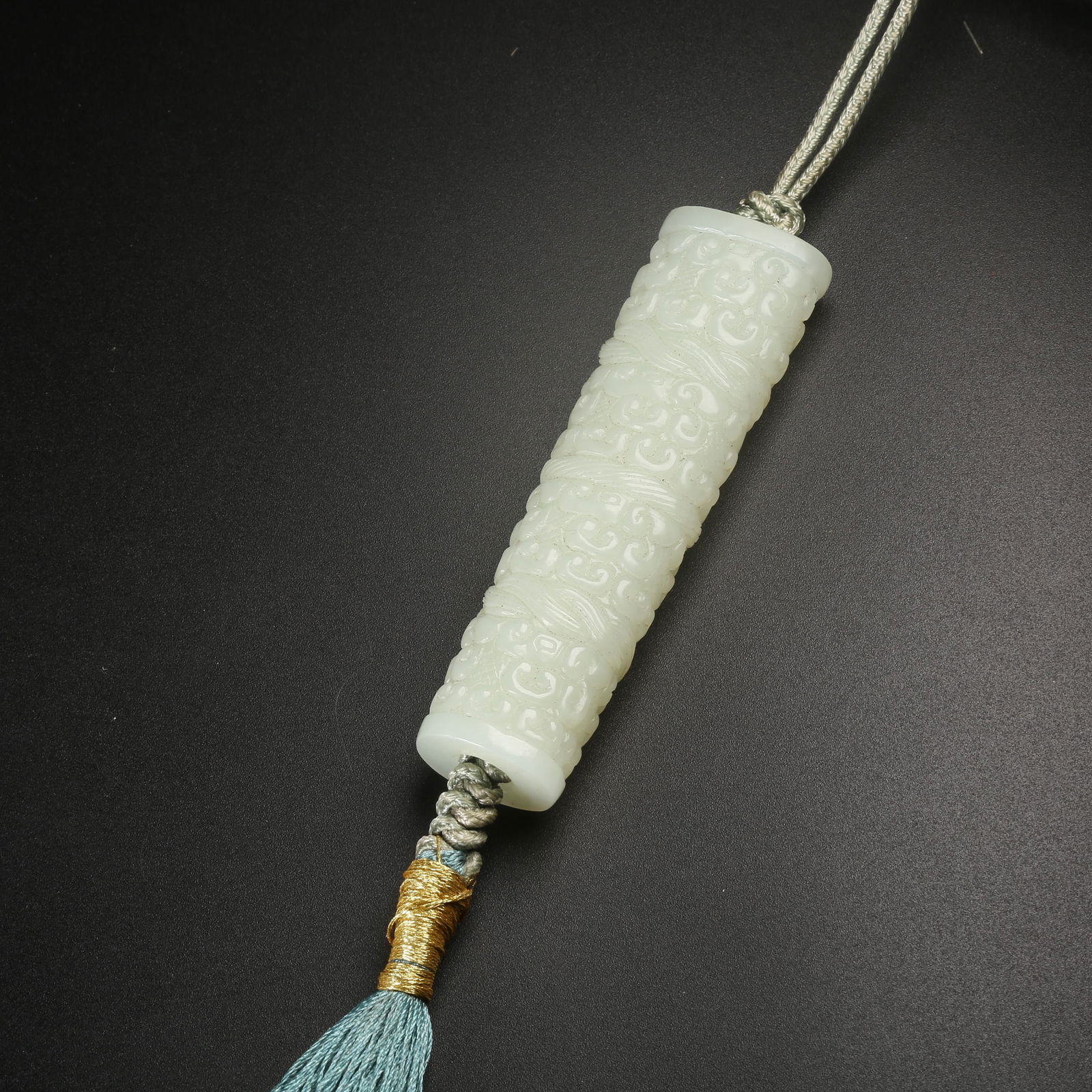 A HETIAN JADE BELT HOOK (LEZI) (1 of 9)