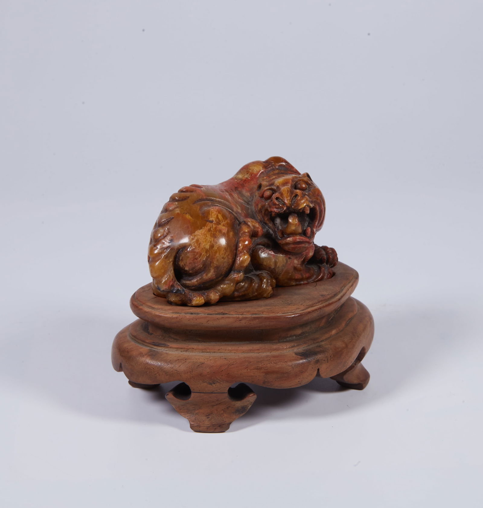 A SHOUSHAN STONE TIGER ORNAMENT (1 of 9)