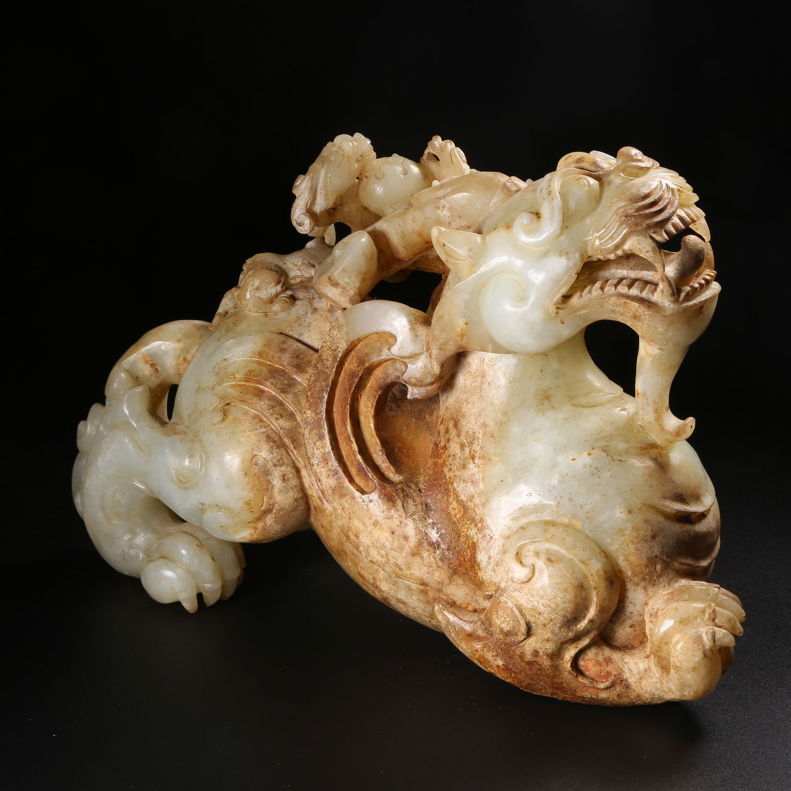 A ARCHAIC JADE BIXIE SCULPTURE (1 of 9)