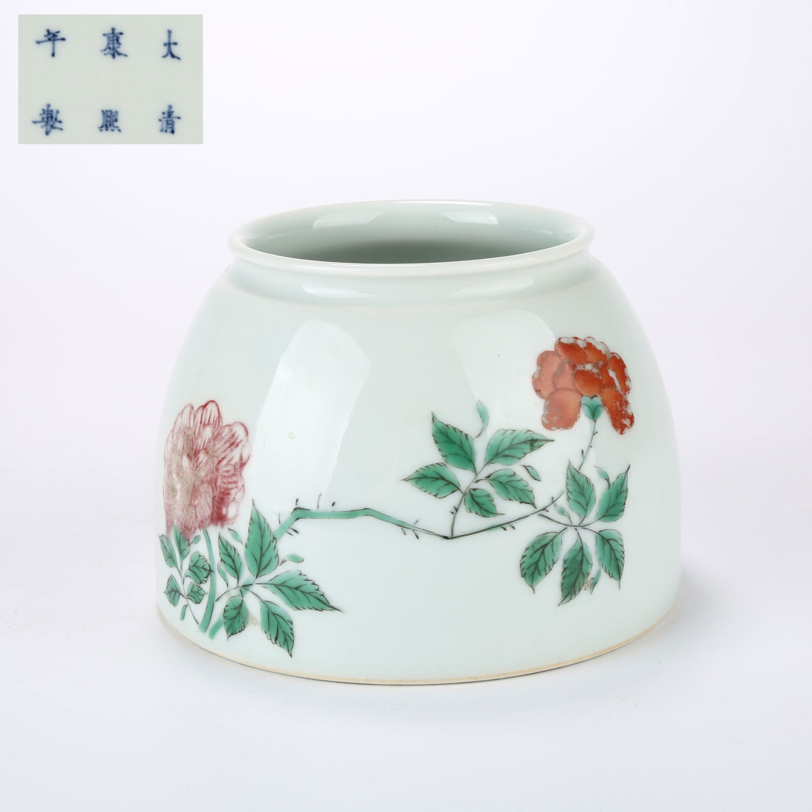 A WUCAI HORSE-HOOF SHAPED VASE WITH FLORAL DESIGN (1 of 9)