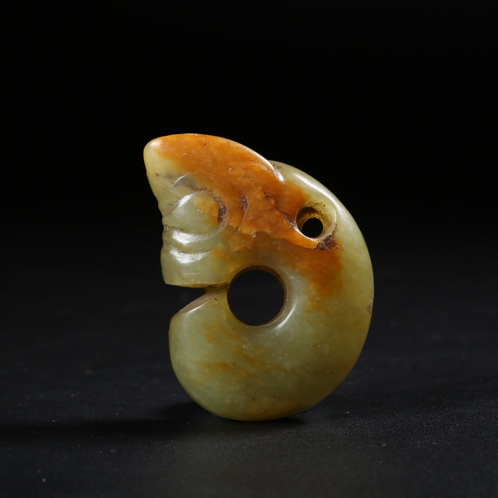 A ARCHAIC JADE PIG-DRAGON (1 of 9)