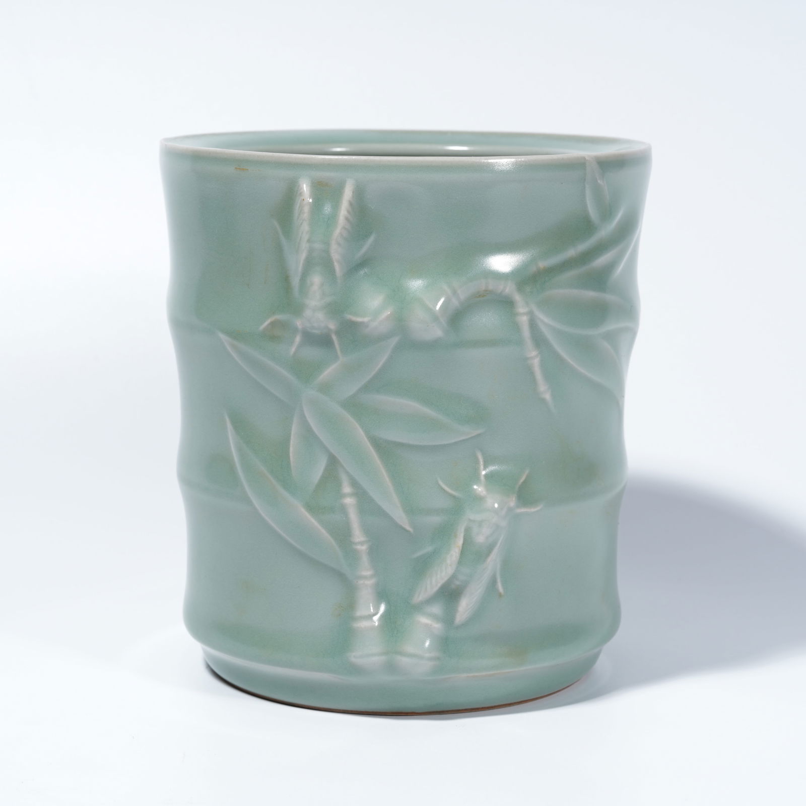 A LONGQUAN WARE BRUSH HOLDER WITH BAMBOO PATTERN (1 of 10)