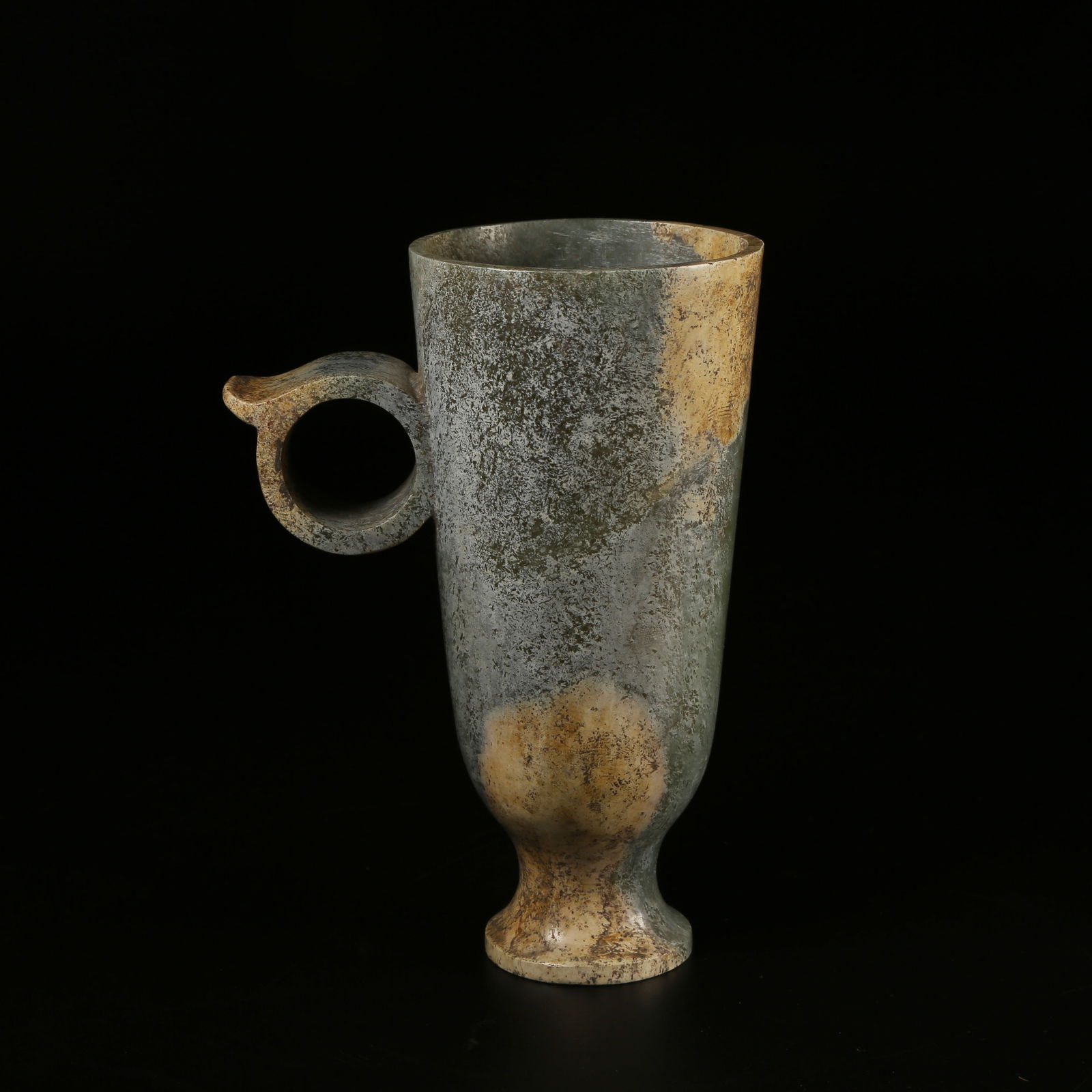 A ARCHAIC JADE WINE CUP (1 of 10)