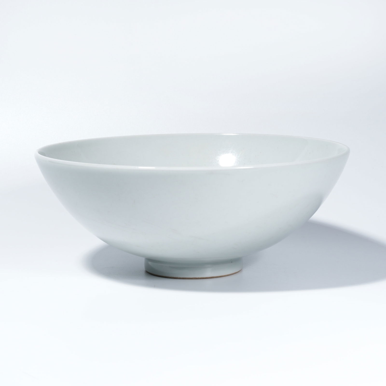 A DING WARE BOWL WITH INCISED BEAST DECORATION (1 of 9)