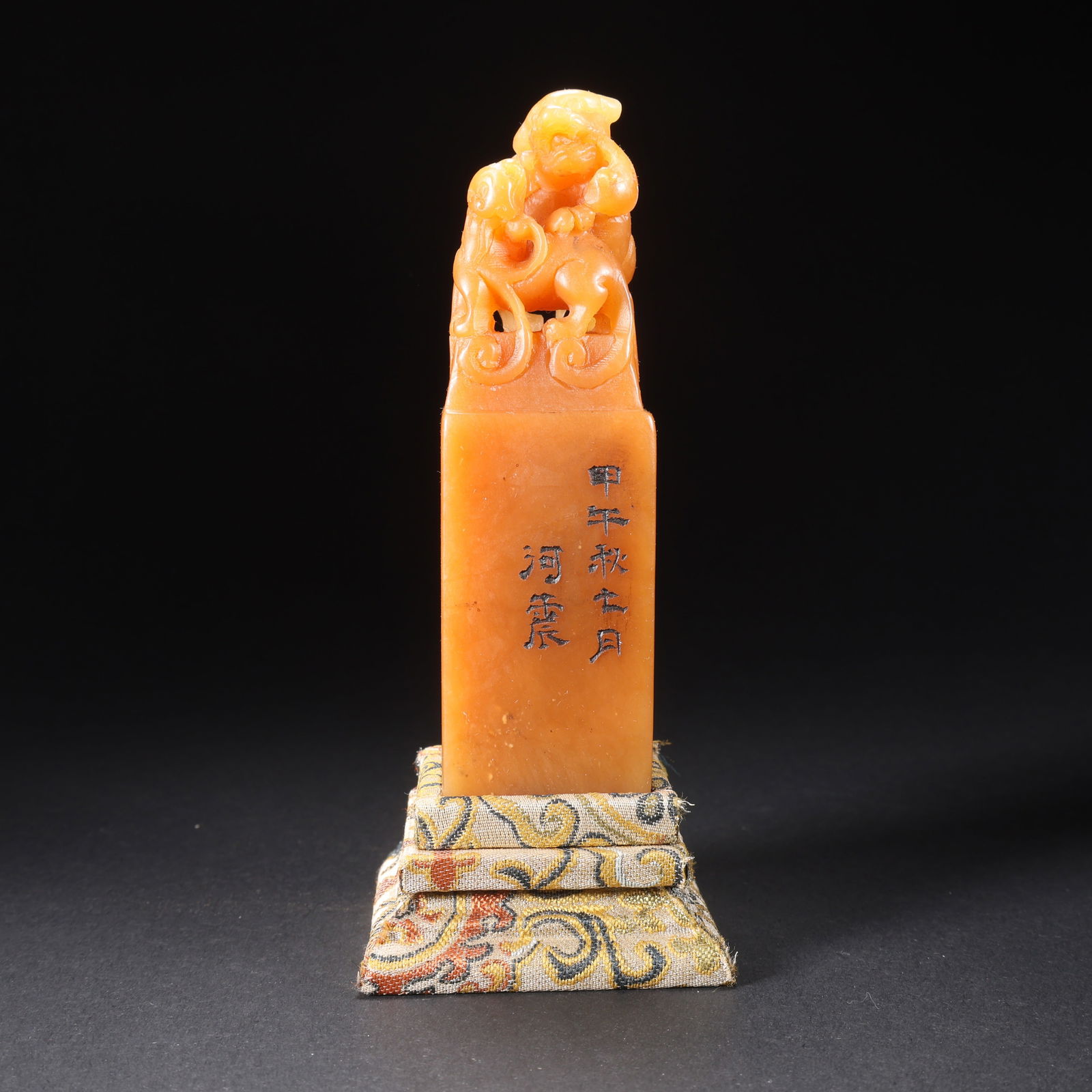 A SHOUSHAN TIANHUANG STONE MOTHER-AND-CHILD BEAST HANDLE SEAL (1 of 9)