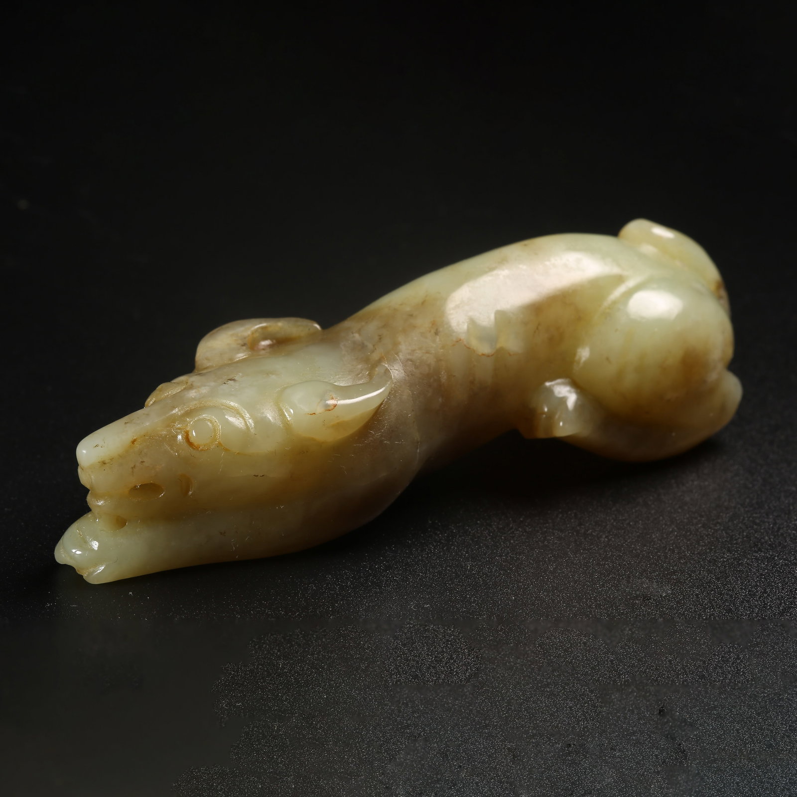 A ARCHAIC JADE RECUMBENT OX (1 of 8)