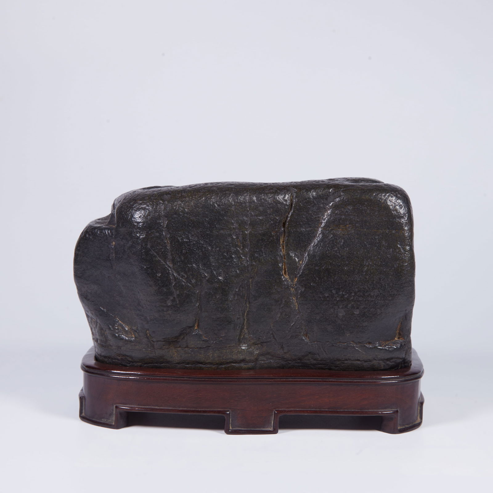 A LAOSHAN GREEN STONE MOUNTAIN ORNAMENT: Laoshan green stone mountain ornament