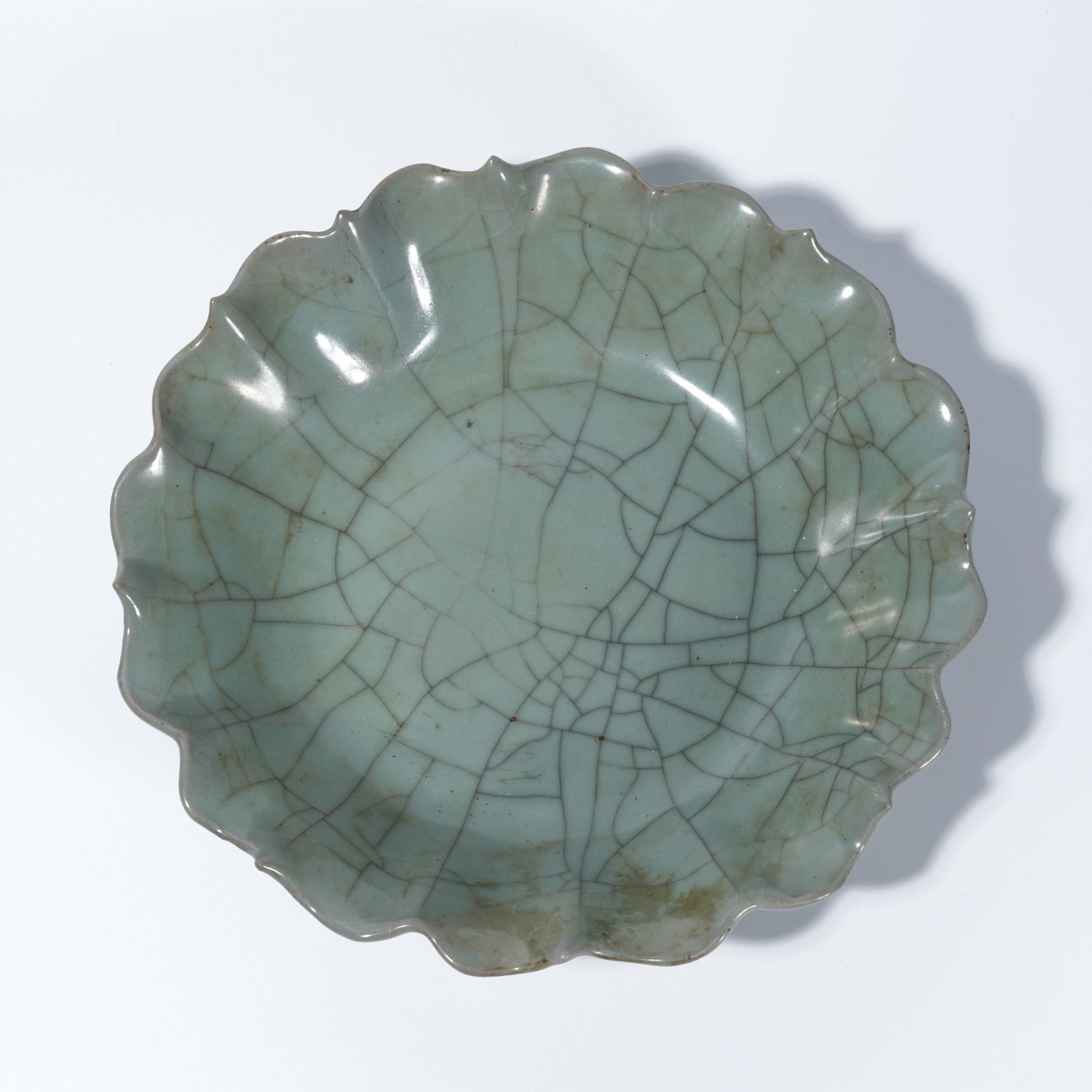 A GUAN WARE FLARED-MOUTH DISH (1 of 9)