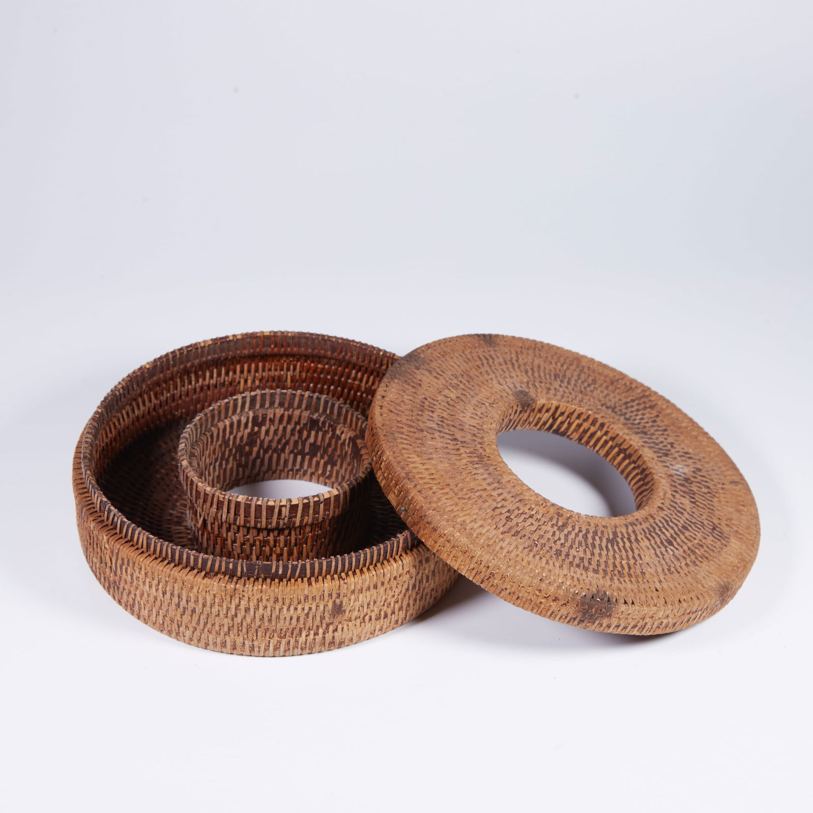 A WOVEN RATTAN COURT-BEAD BOX (1 of 4)