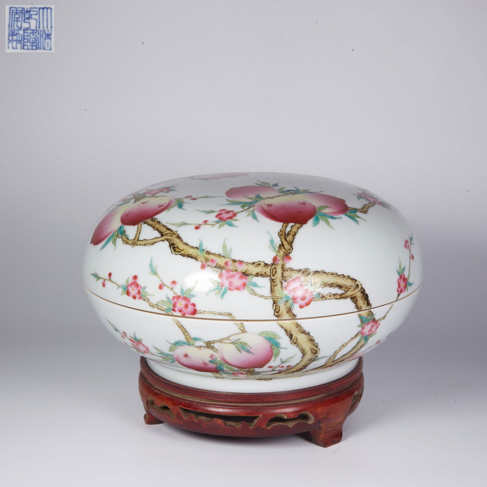 A FAMILLE-ROSE LIDDED BOX WITH "NINE PEACHES" MOTIF (1 of 6)