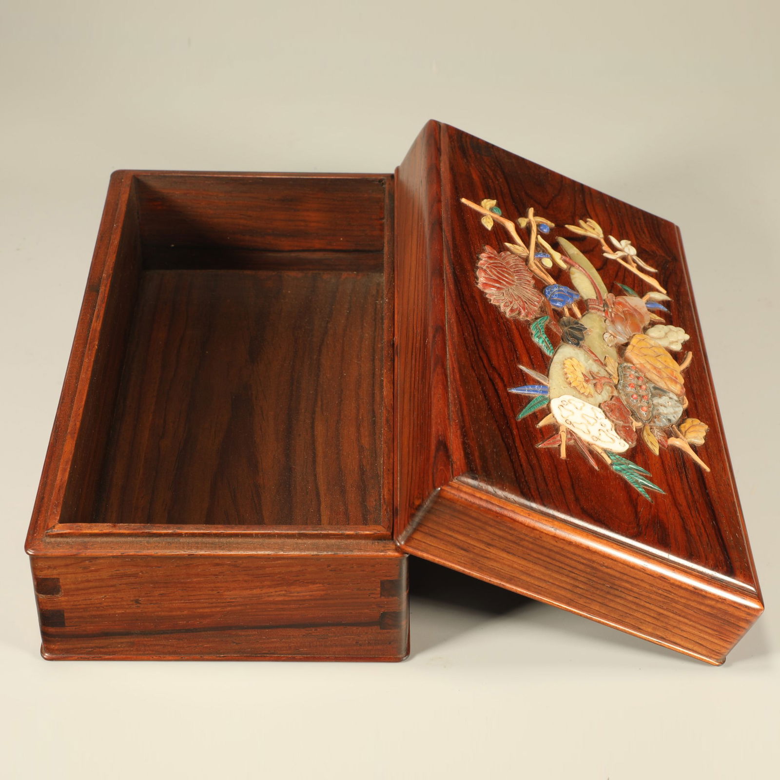 A HUANGHUALI WOOD COVERED BOX INLAID WITH HARDSTONE IN THE HUNDRED TREASURES STYLE (1 of 7)